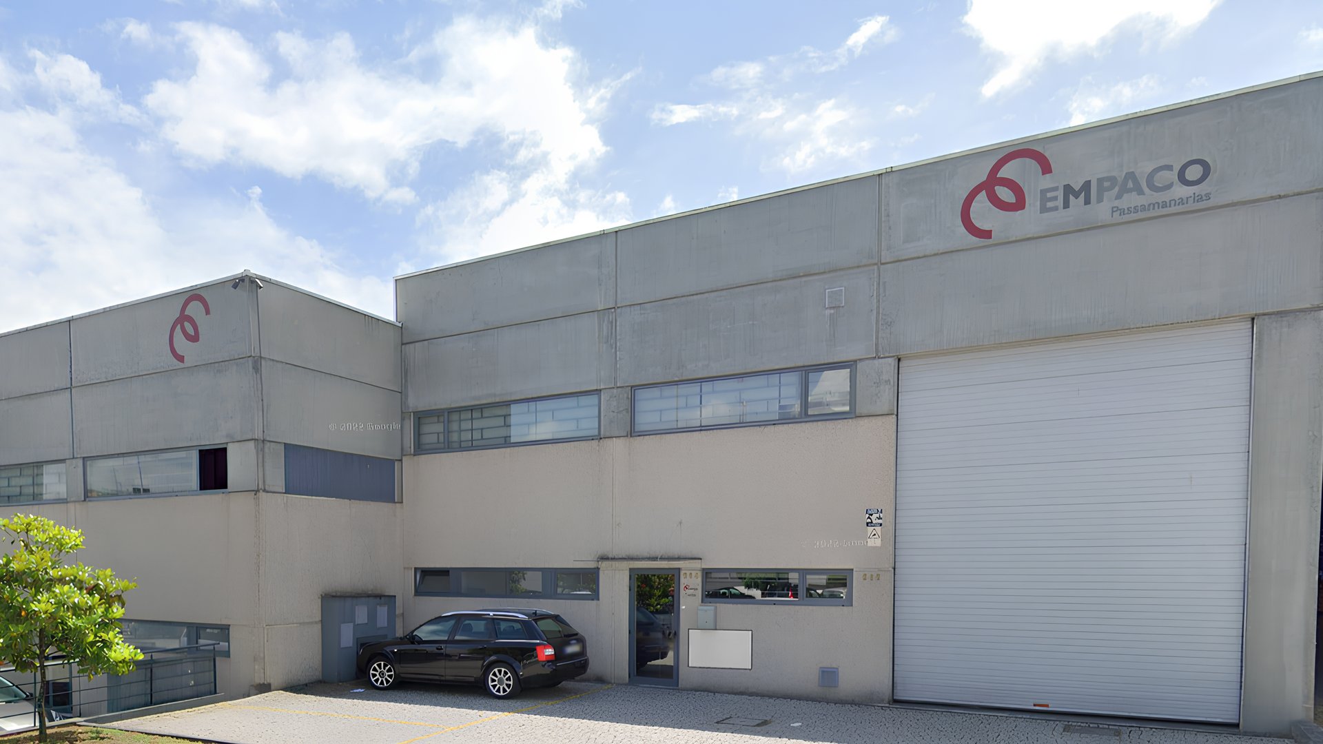 black and brown leather padded tub sofa