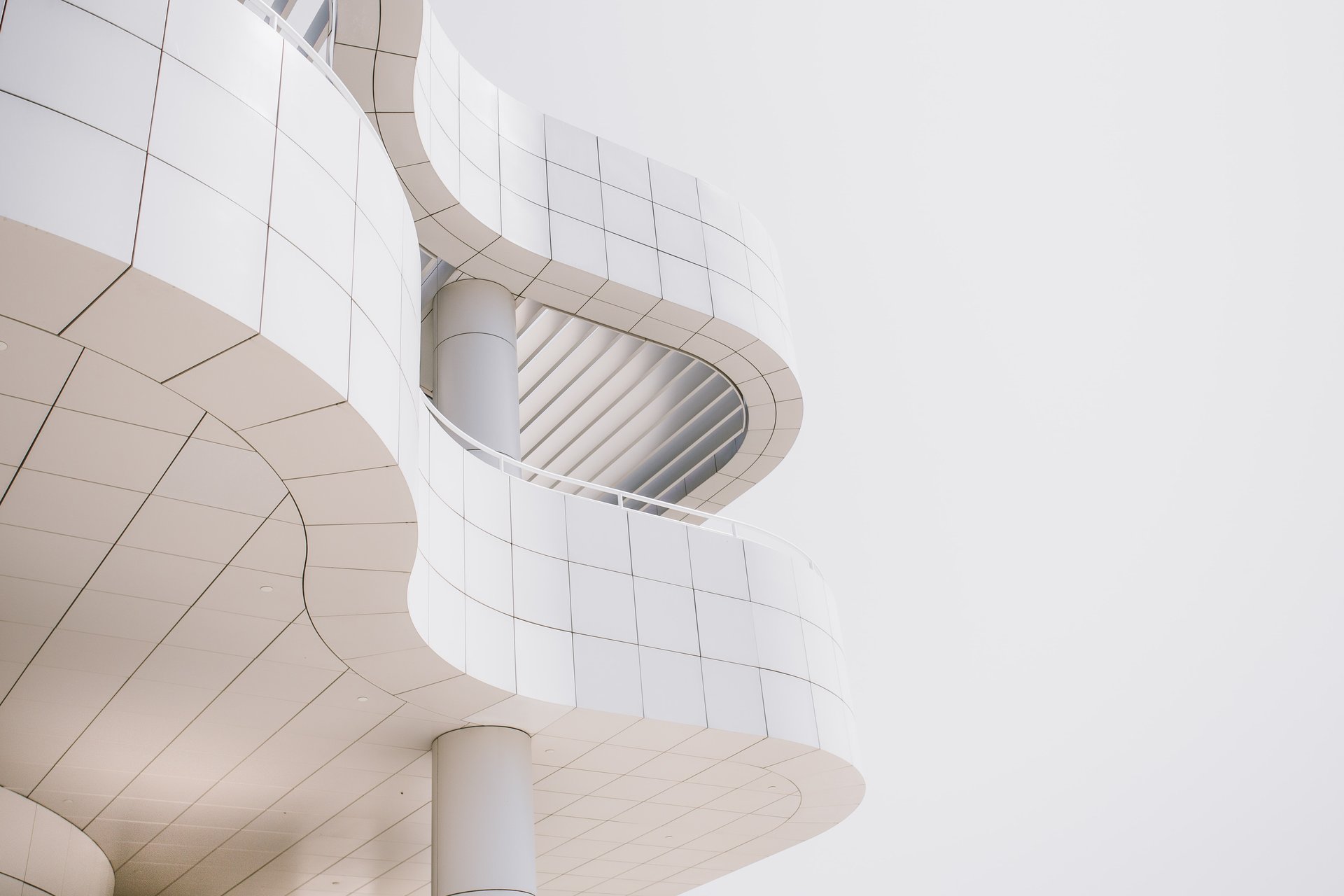 Minimal background photo with white lines traveling along walls