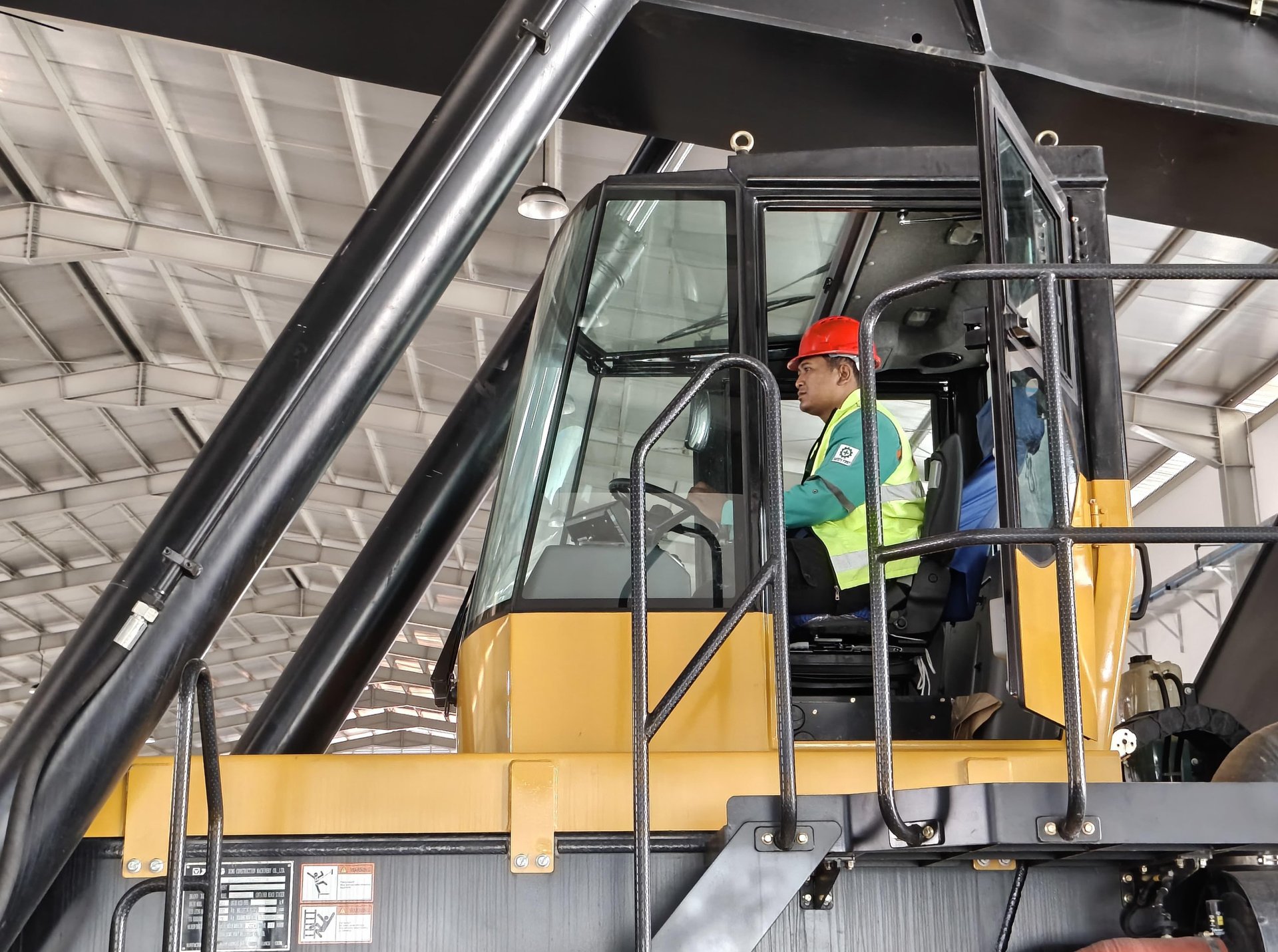 black and brown leather padded tub sofa