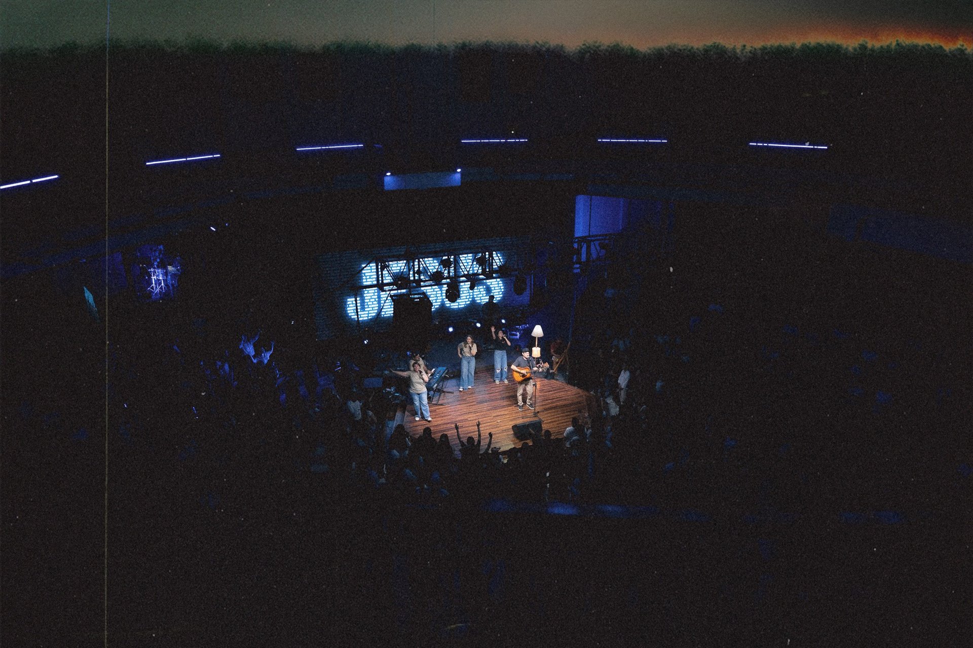 ocean waves crashing on shore during daytime