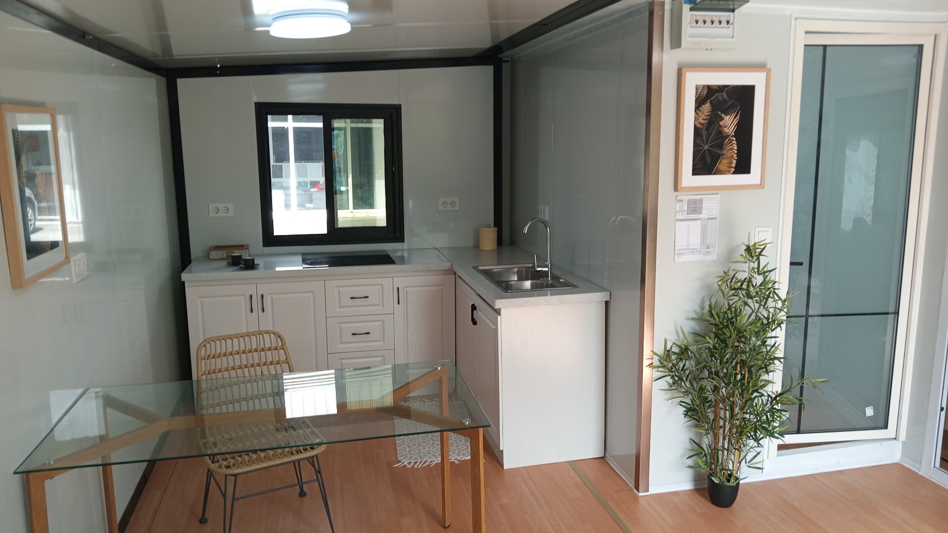 gray computer monitor