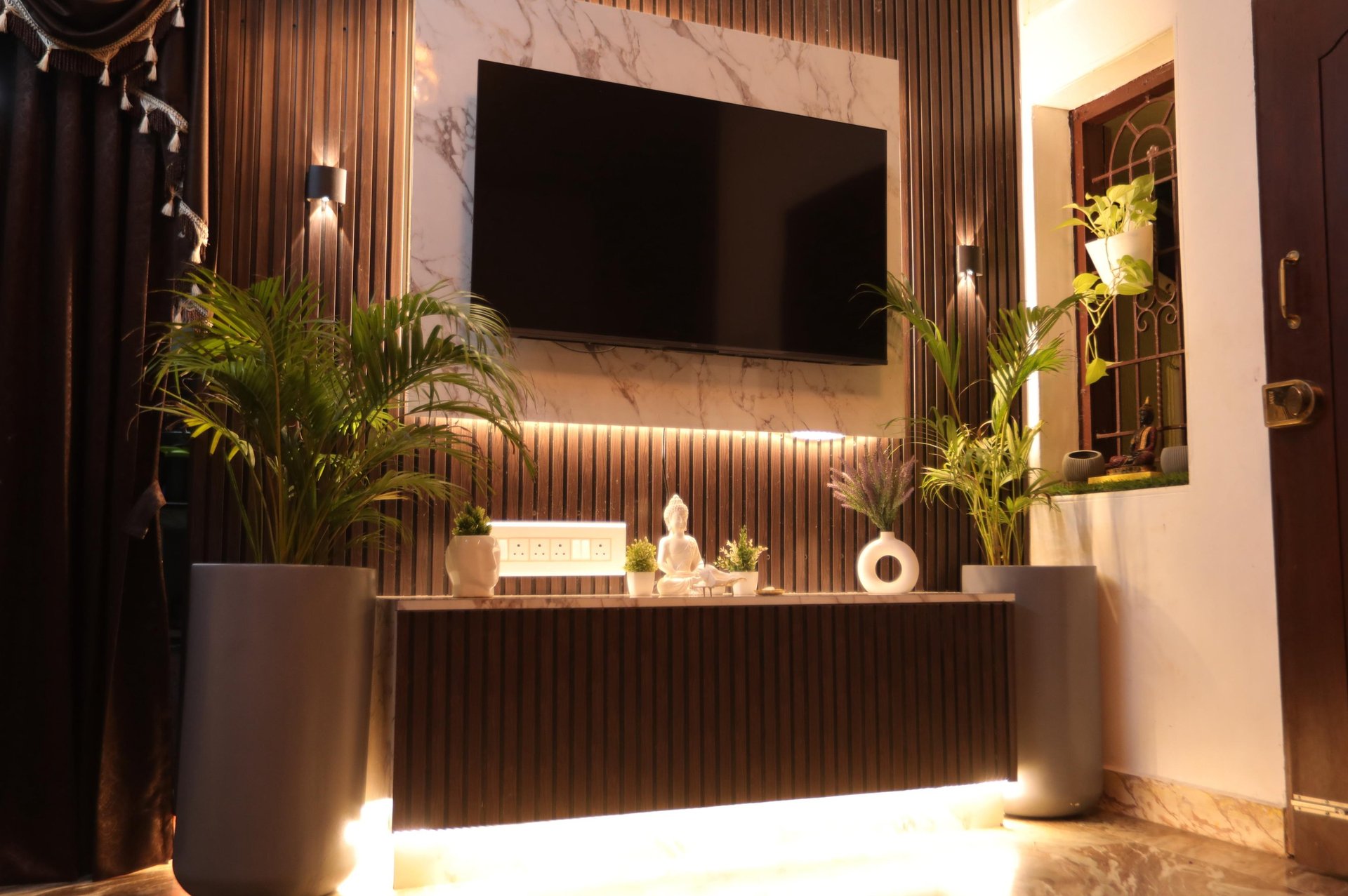 black and white bed linen