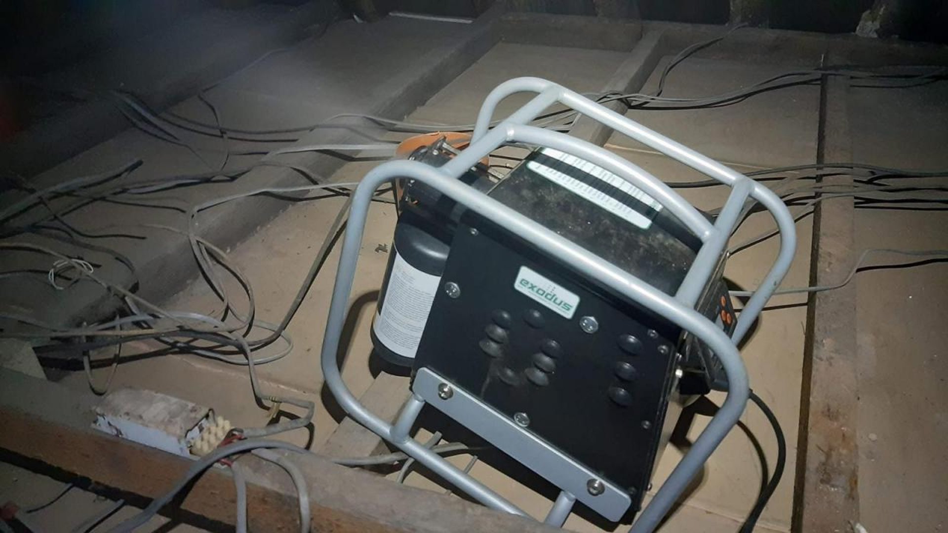 black and white bed linen