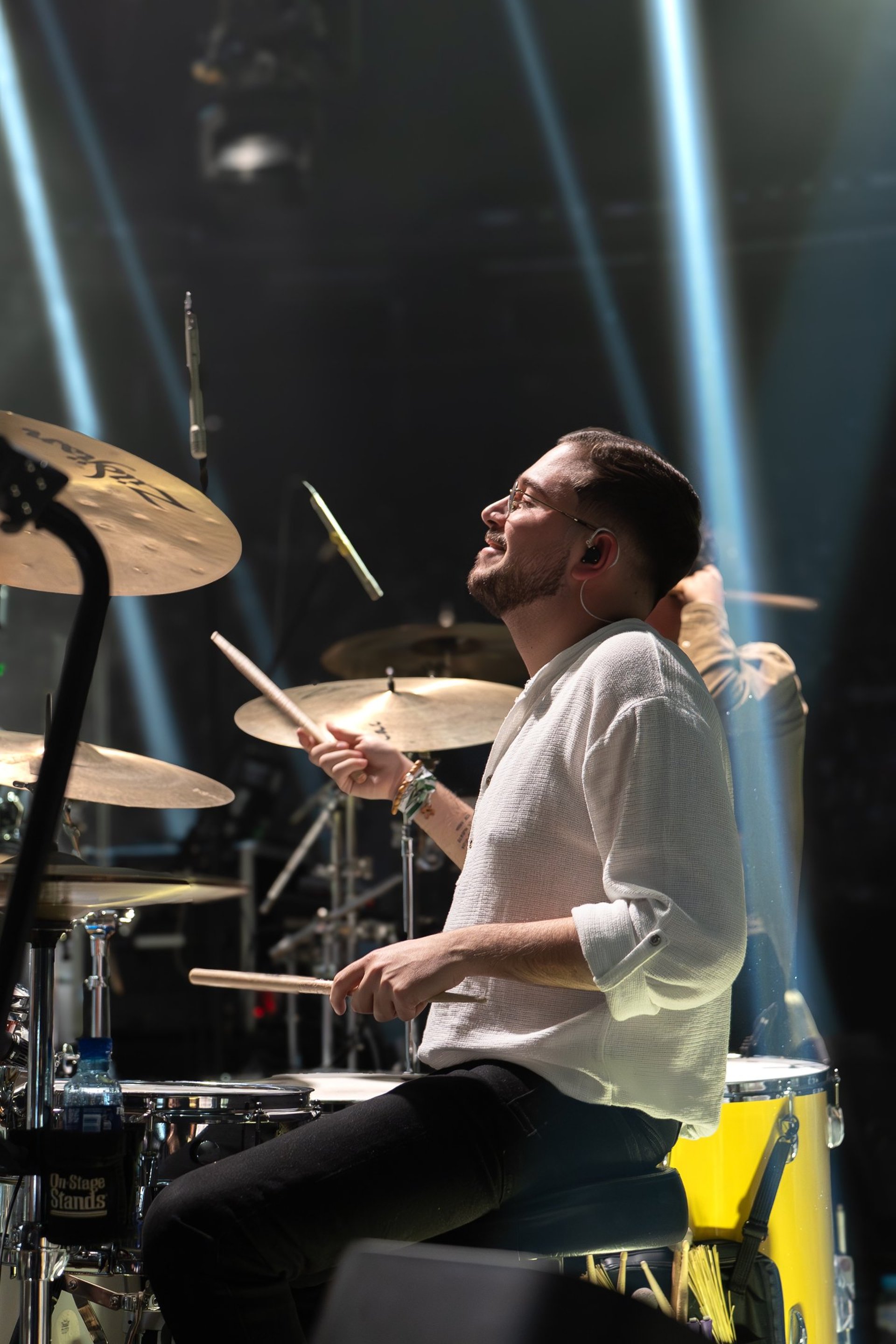 black and white bed linen