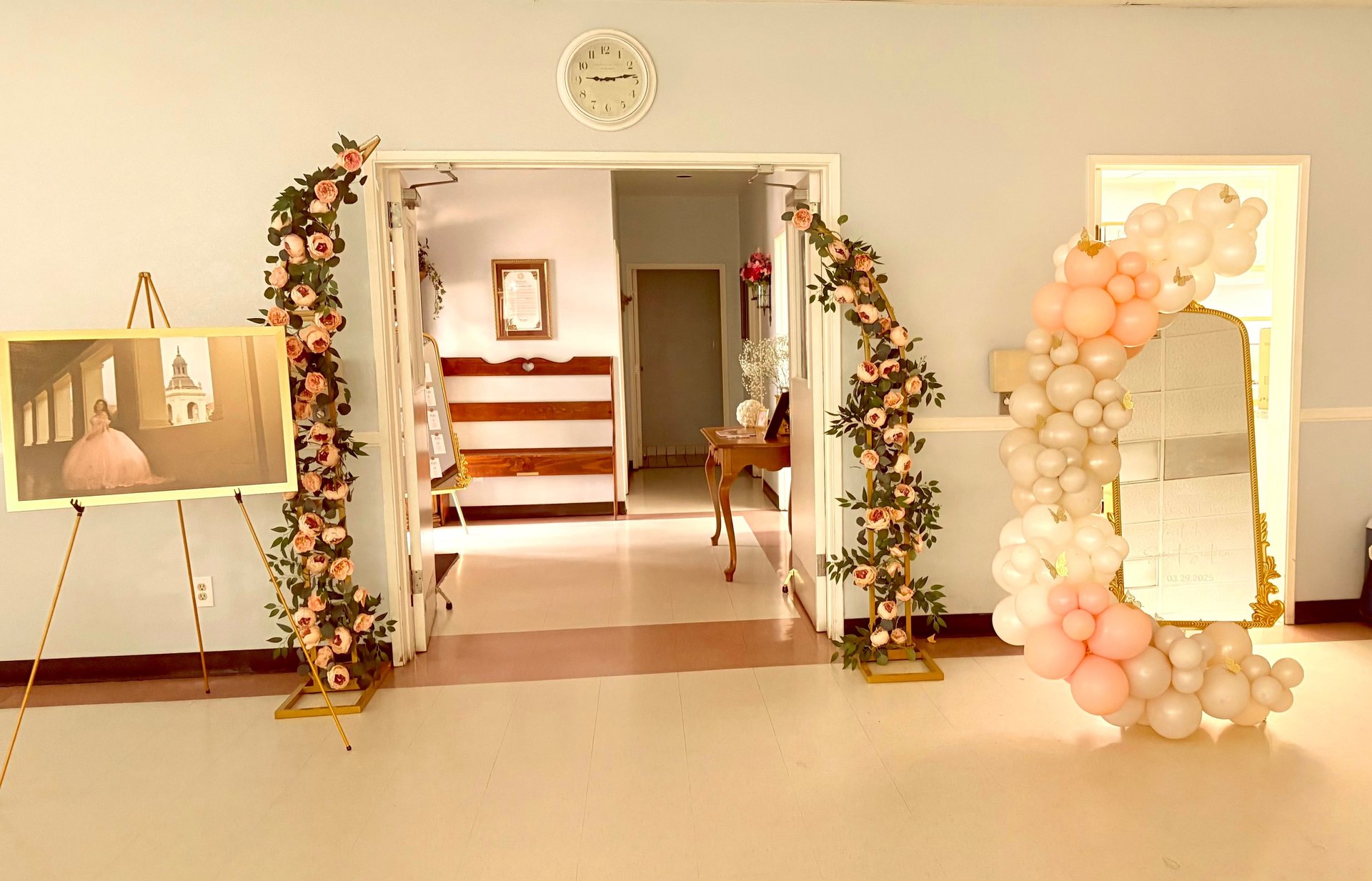 gray computer monitor