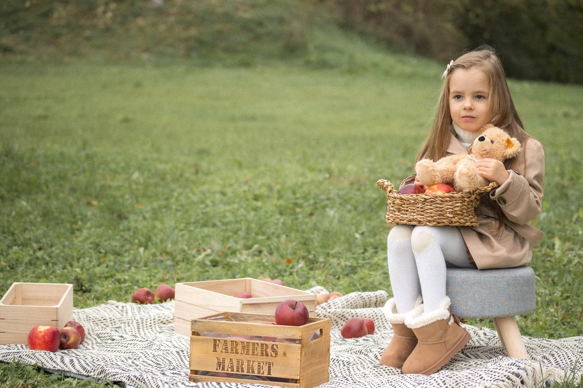 an abstract photo of a curved building with a blue sky in the background
