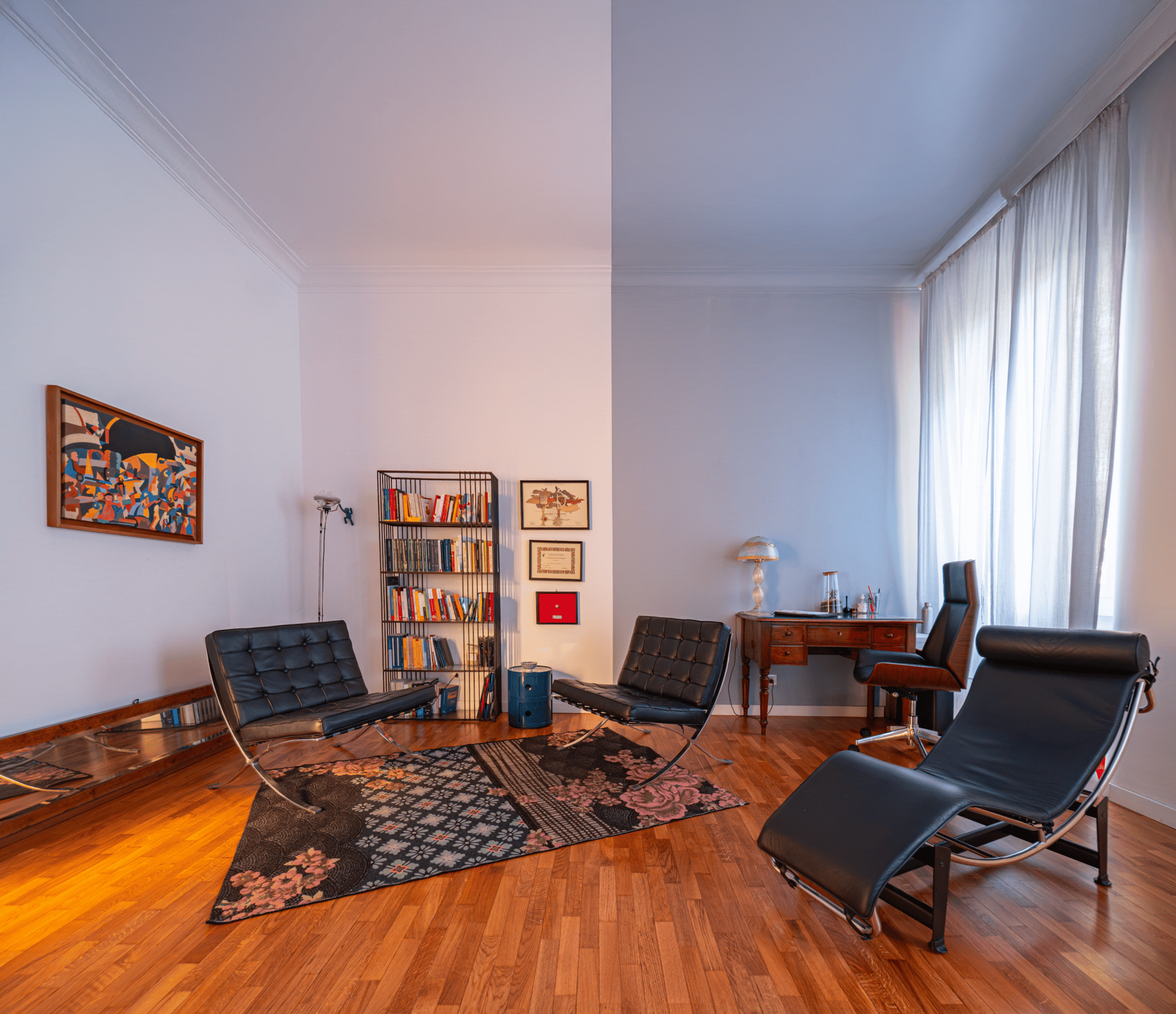 black and white bed linen