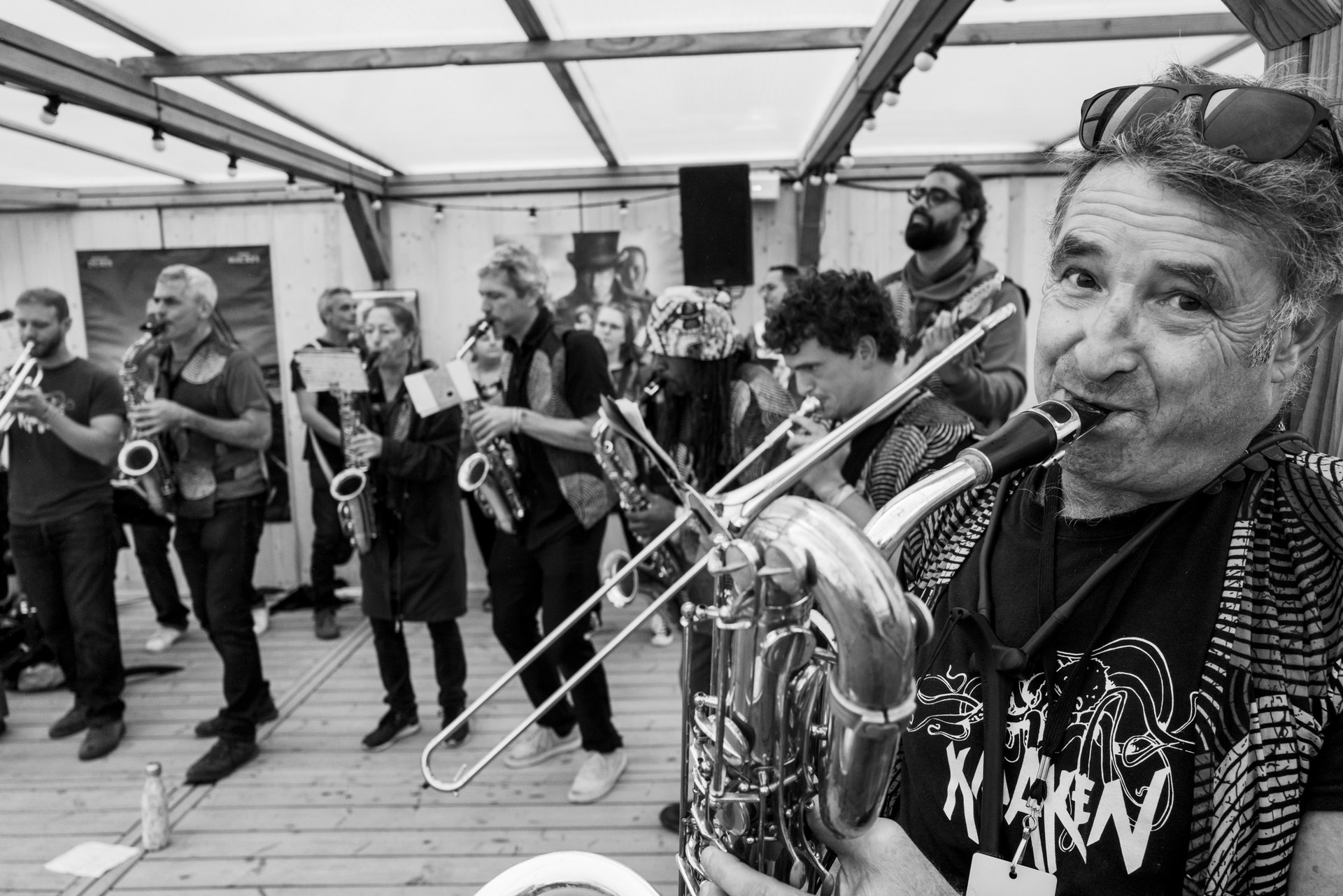 black and white bed linen