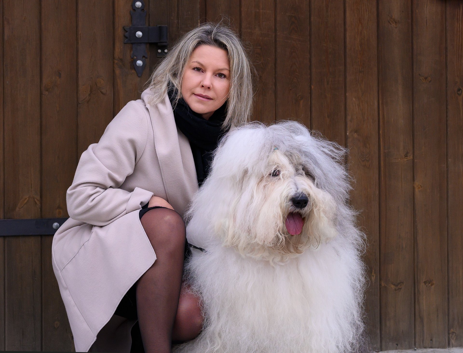 black and white bed linen