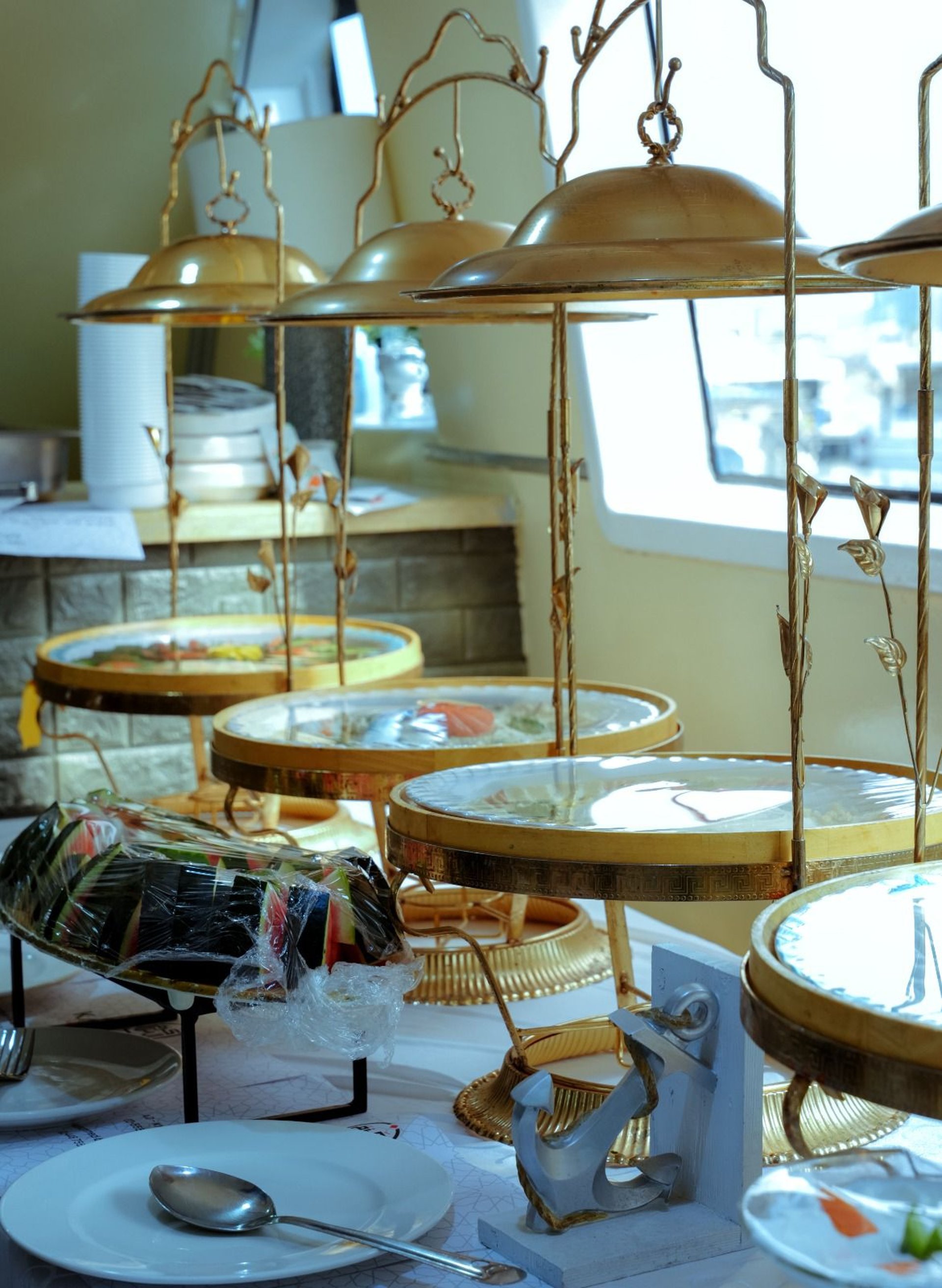 black and white bed linen