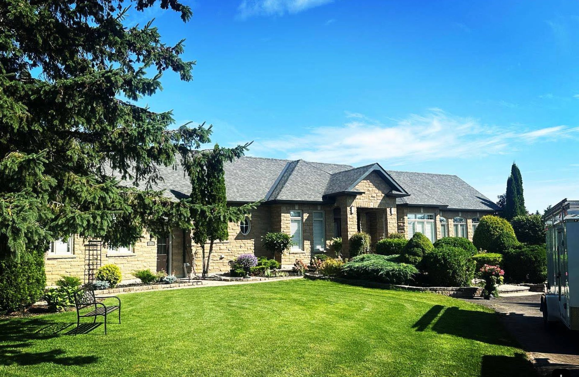 black and white bed linen