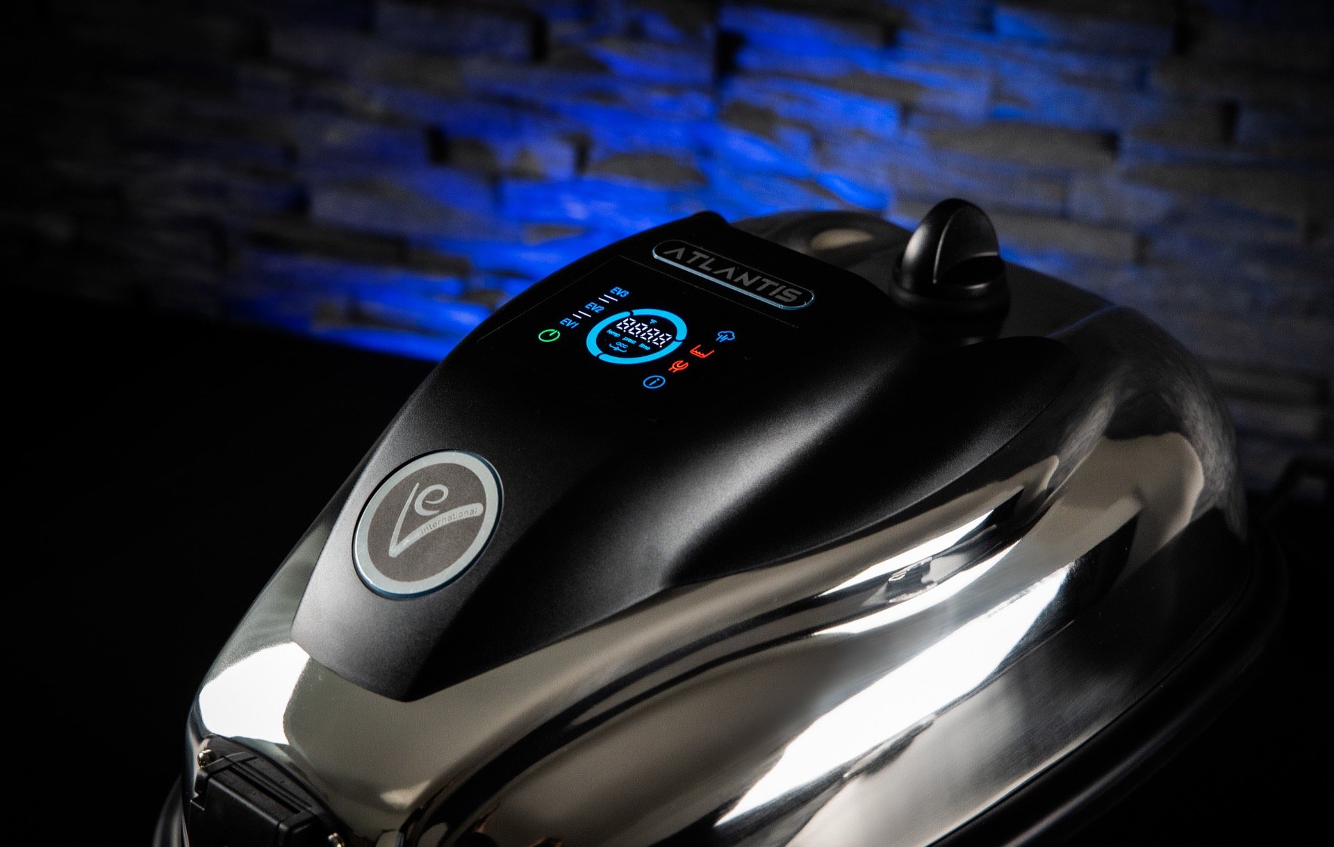 Domowa myjka parowa EV Atlantis do ekologicznego czyszczenia bez chemii. Rozwiązanie dla domów, butików i salonów SPA.