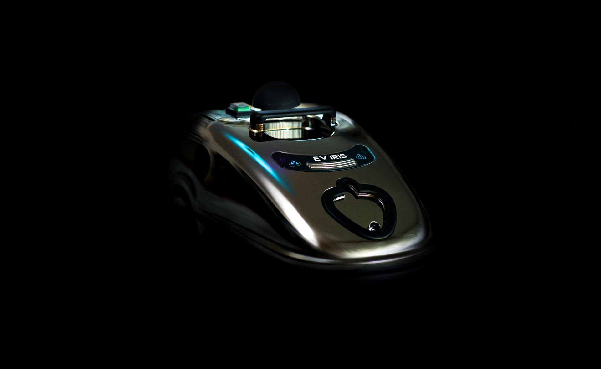 Kompaktowa myjka parowa EV Iris łącząca wysoką mobilność z profesjonalną mocą dezynfekcji. Idealna dla gabinetów i  biur.