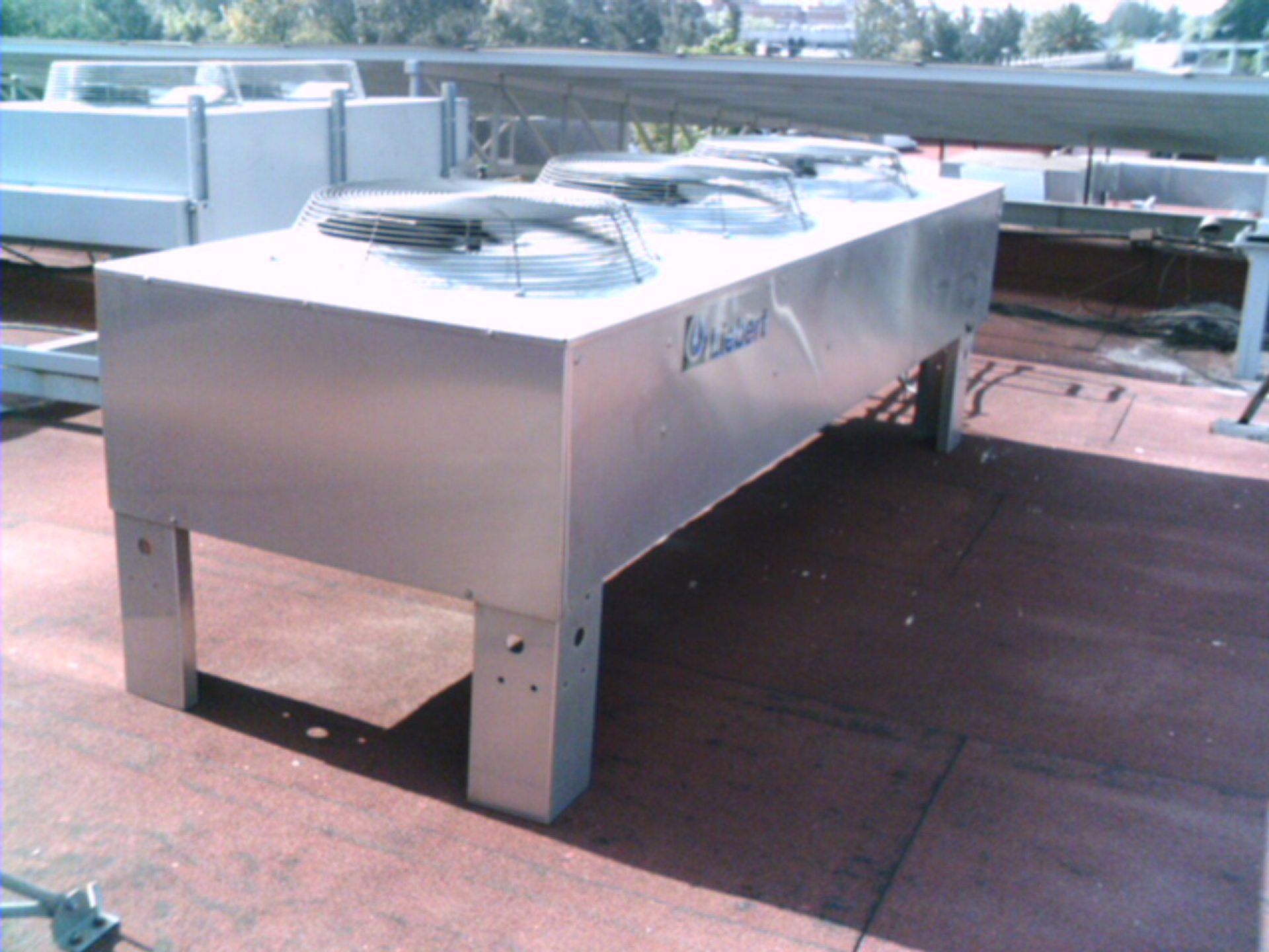 gray computer monitor