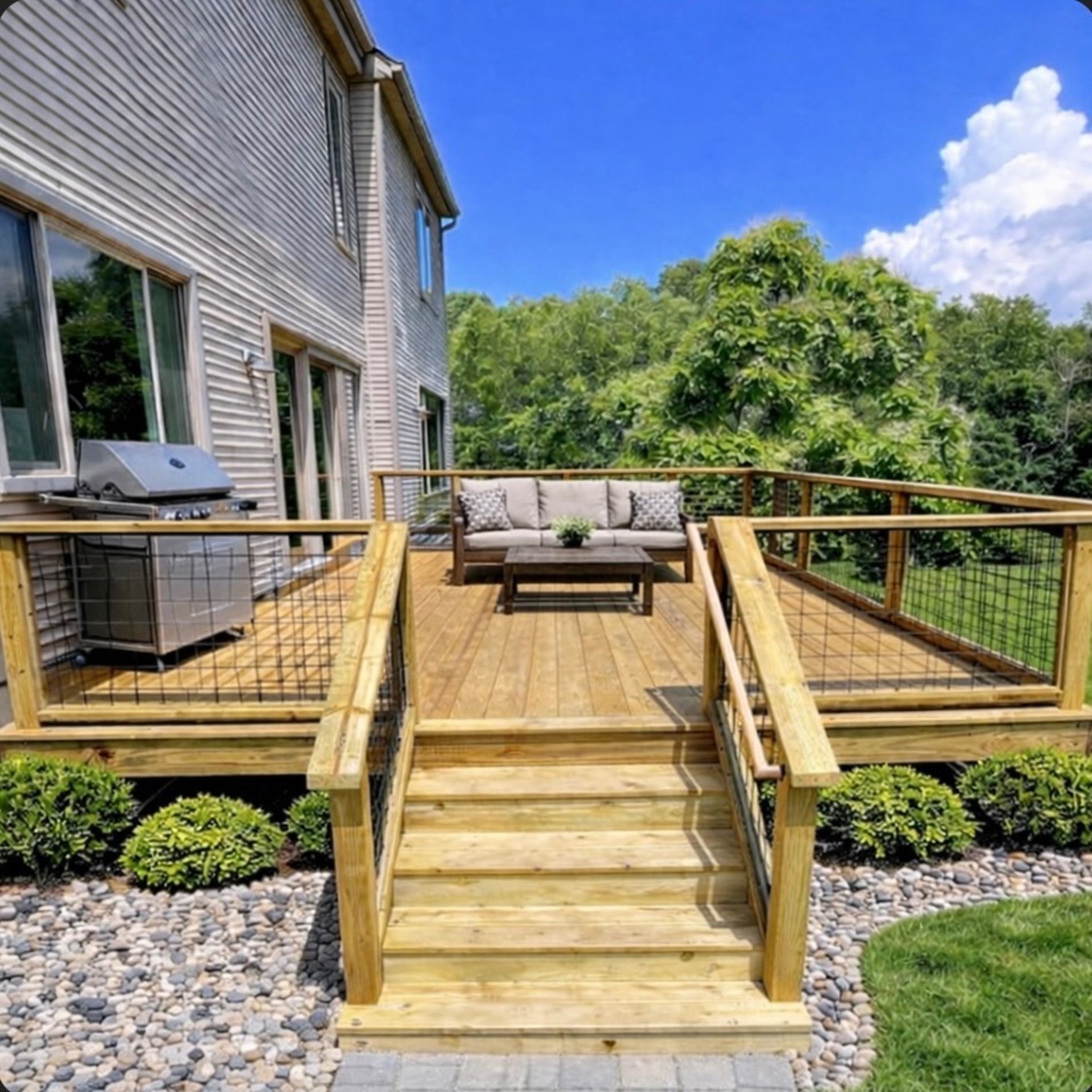 Custom deck builder in Livingston County, MI