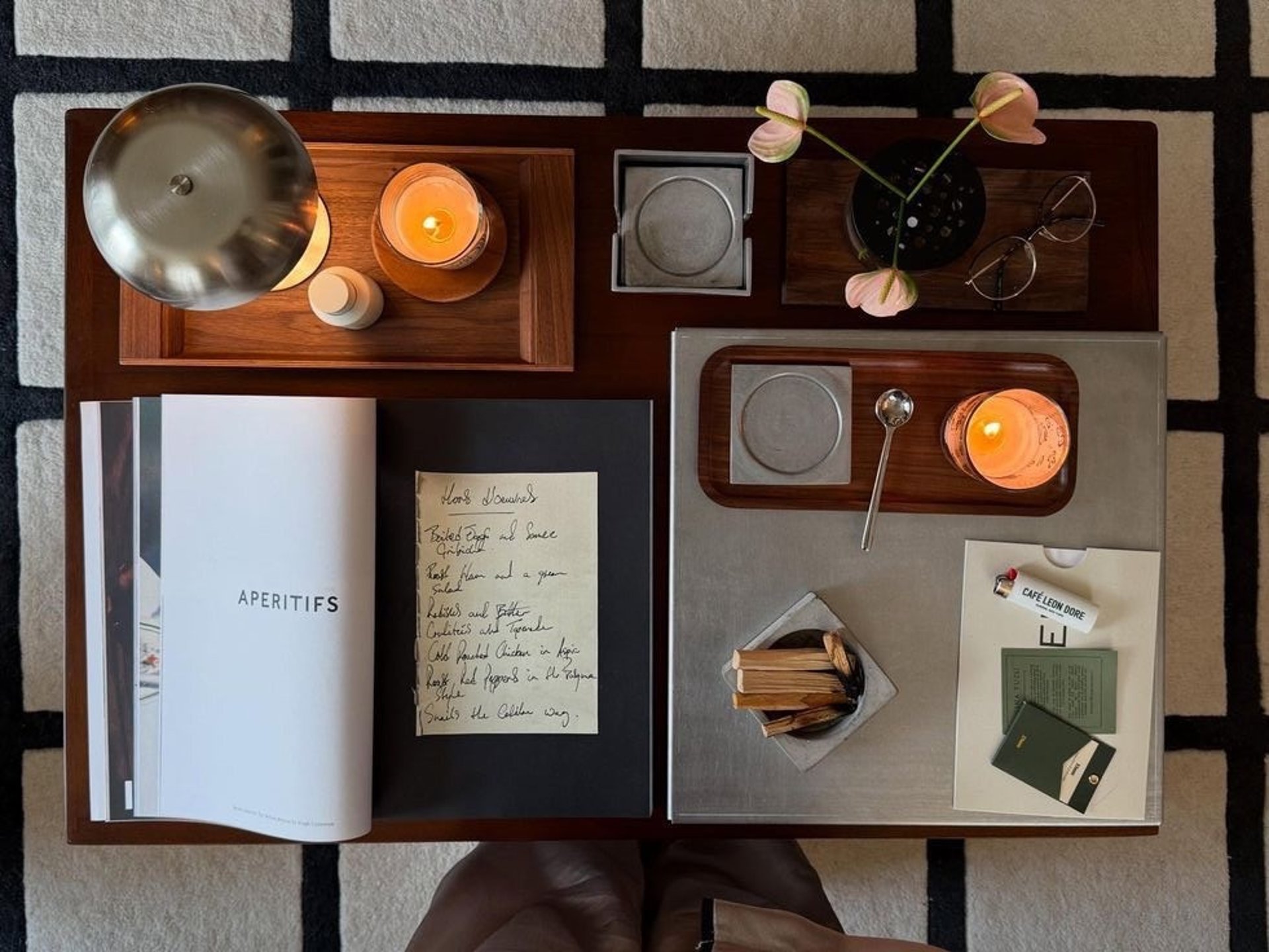 black and white bed linen