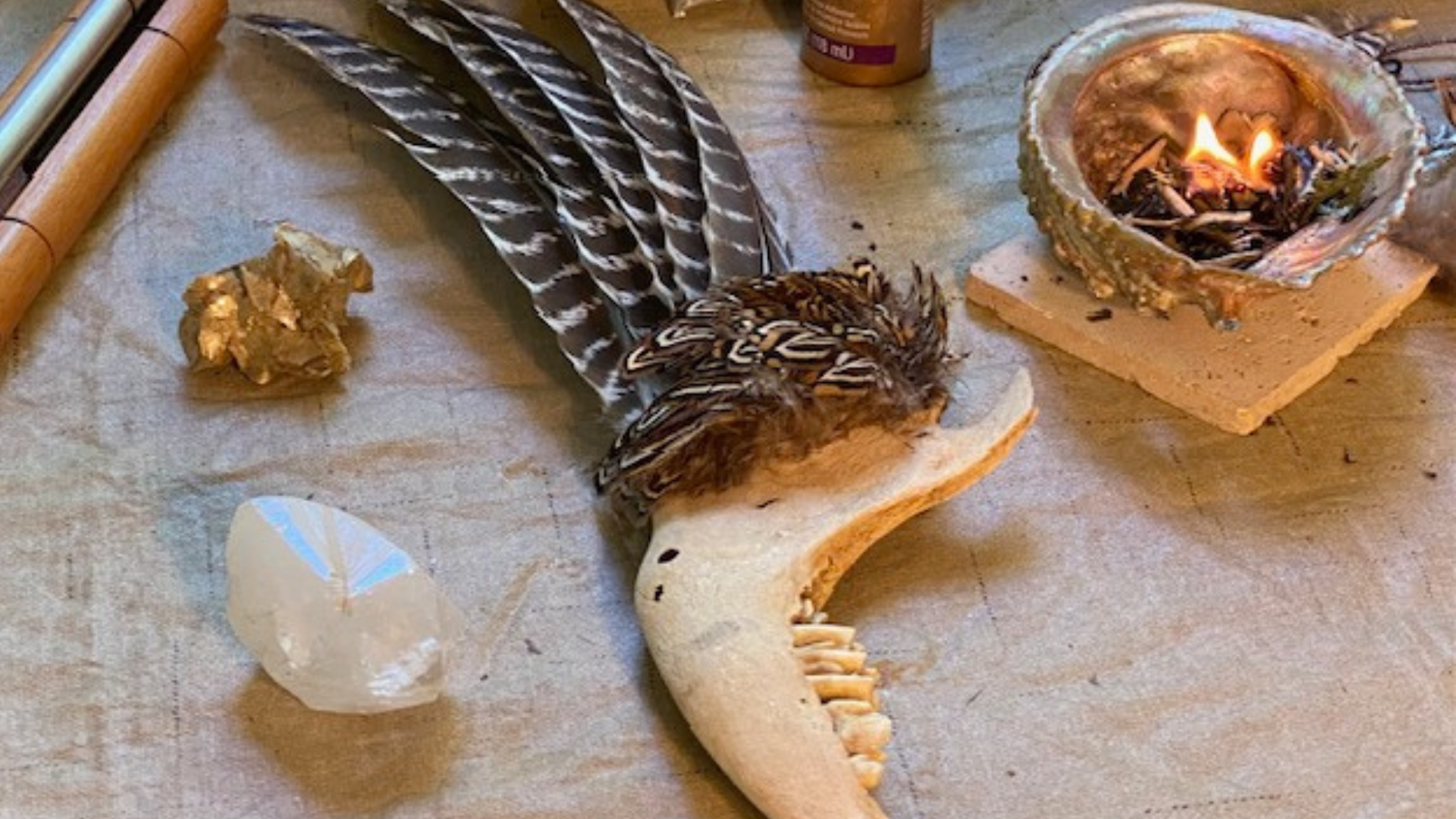 black and white bed linen