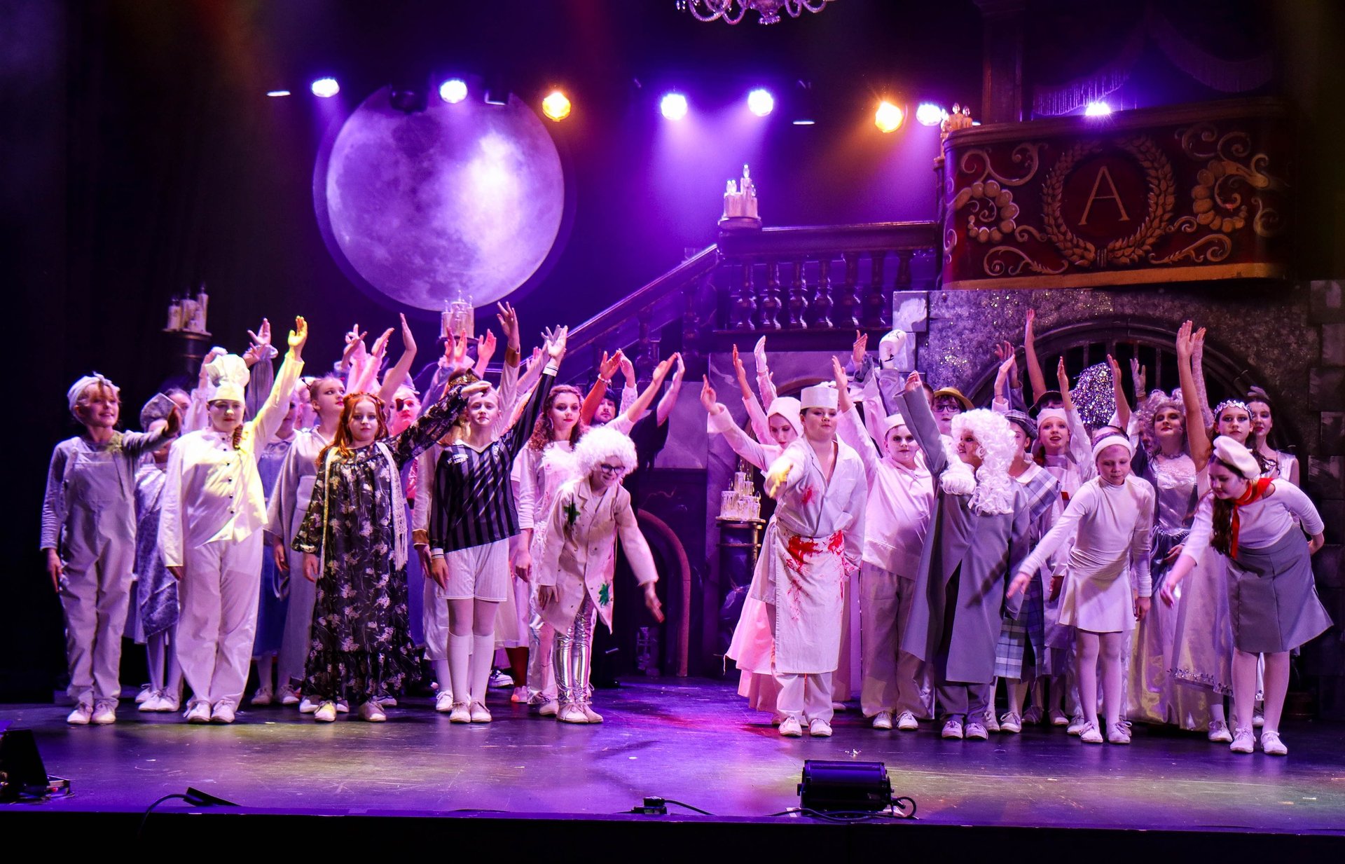 black and white bed linen