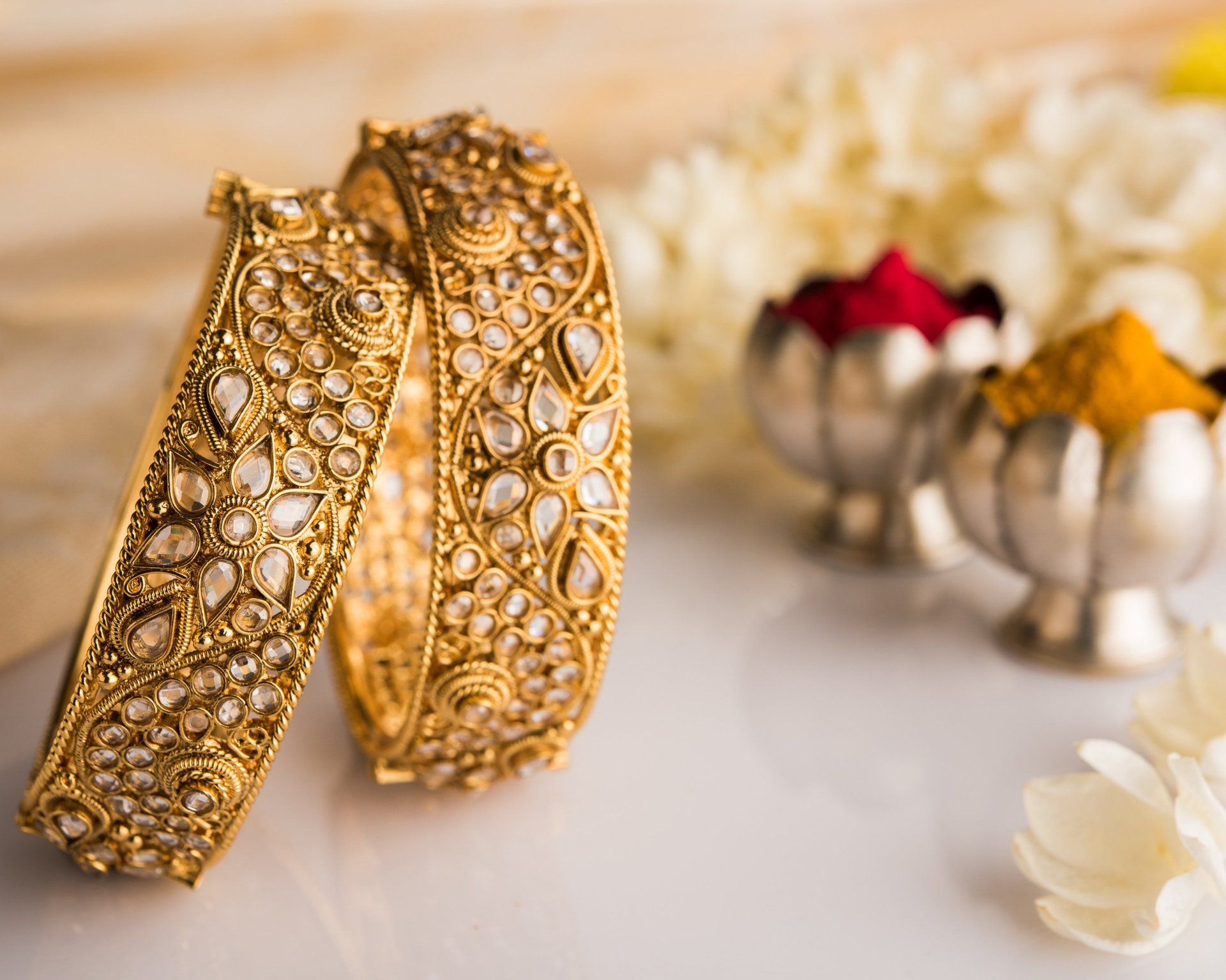 black and white bed linen