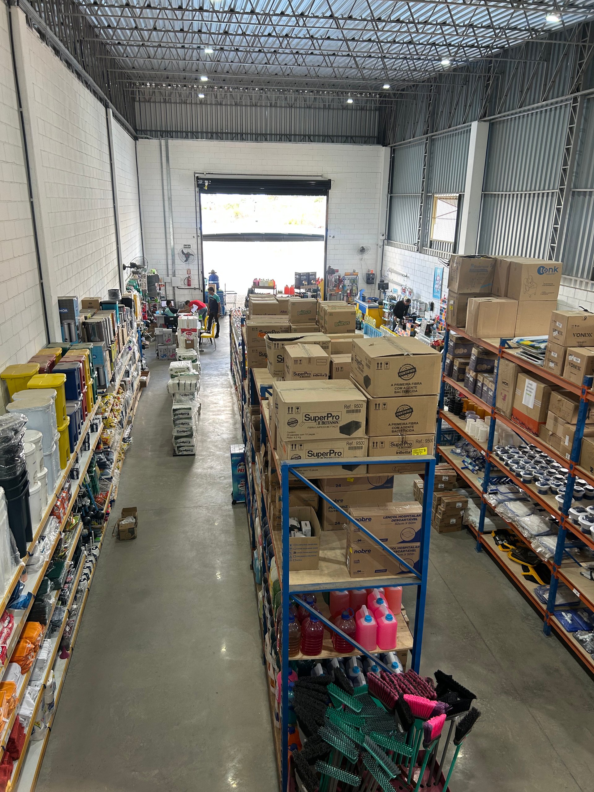 gray computer monitor