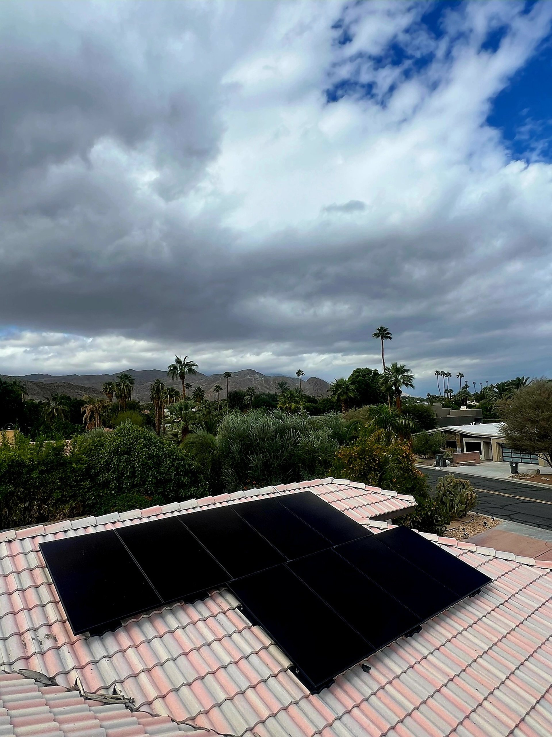 gray computer monitor