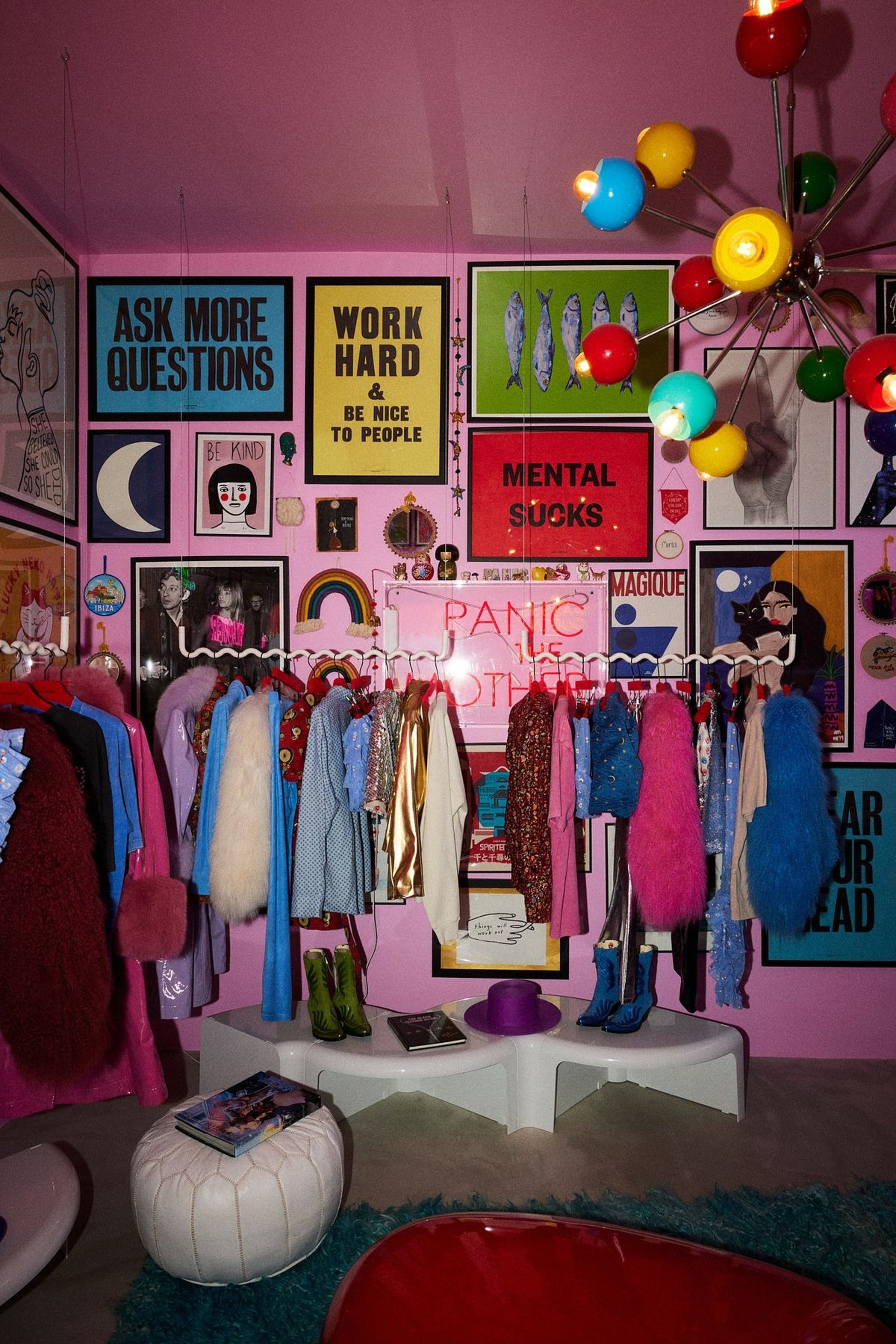 black and white bed linen