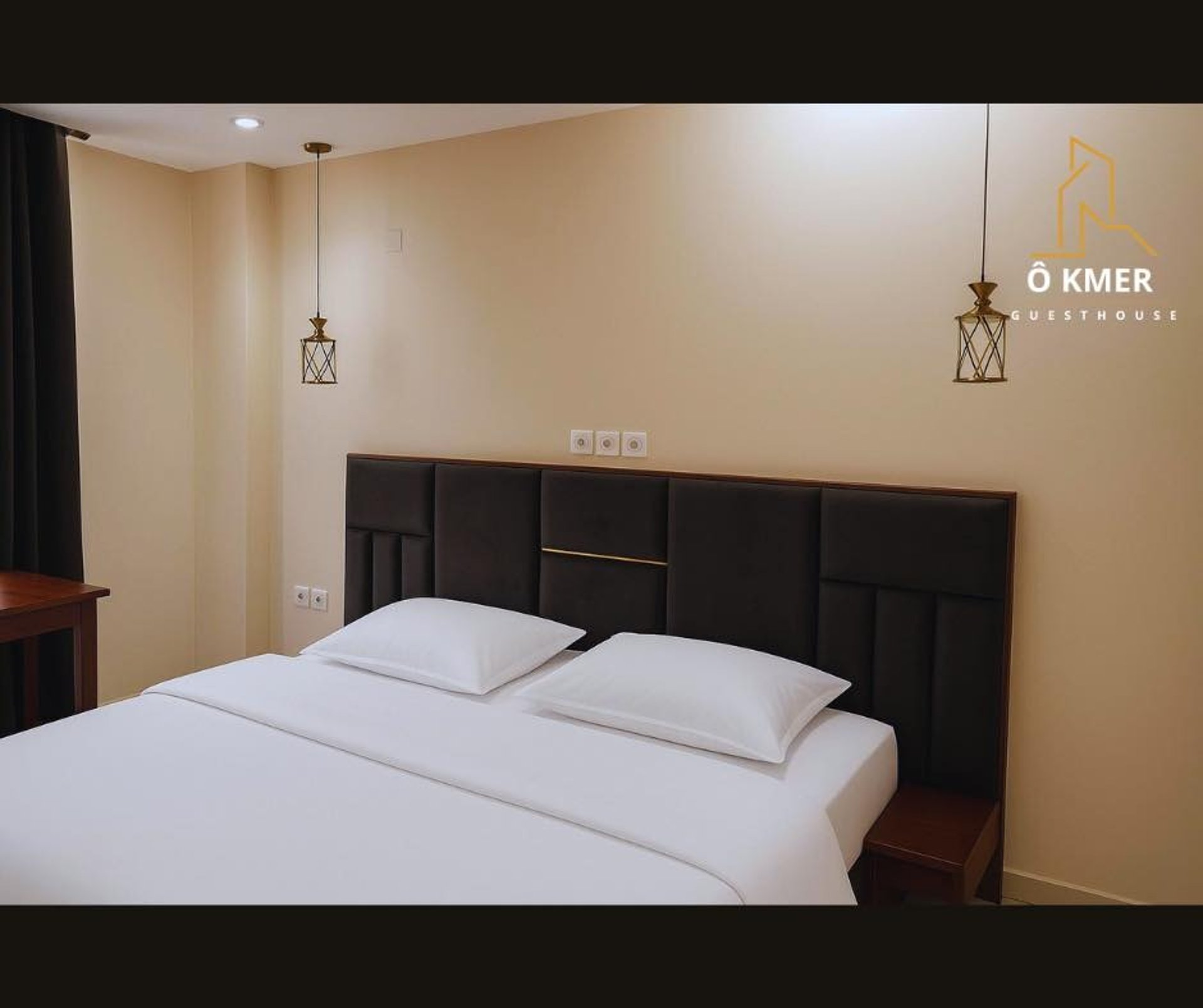 black and white bed linen