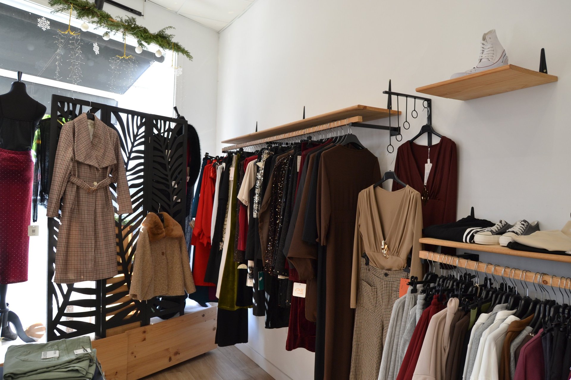 black and white bed linen