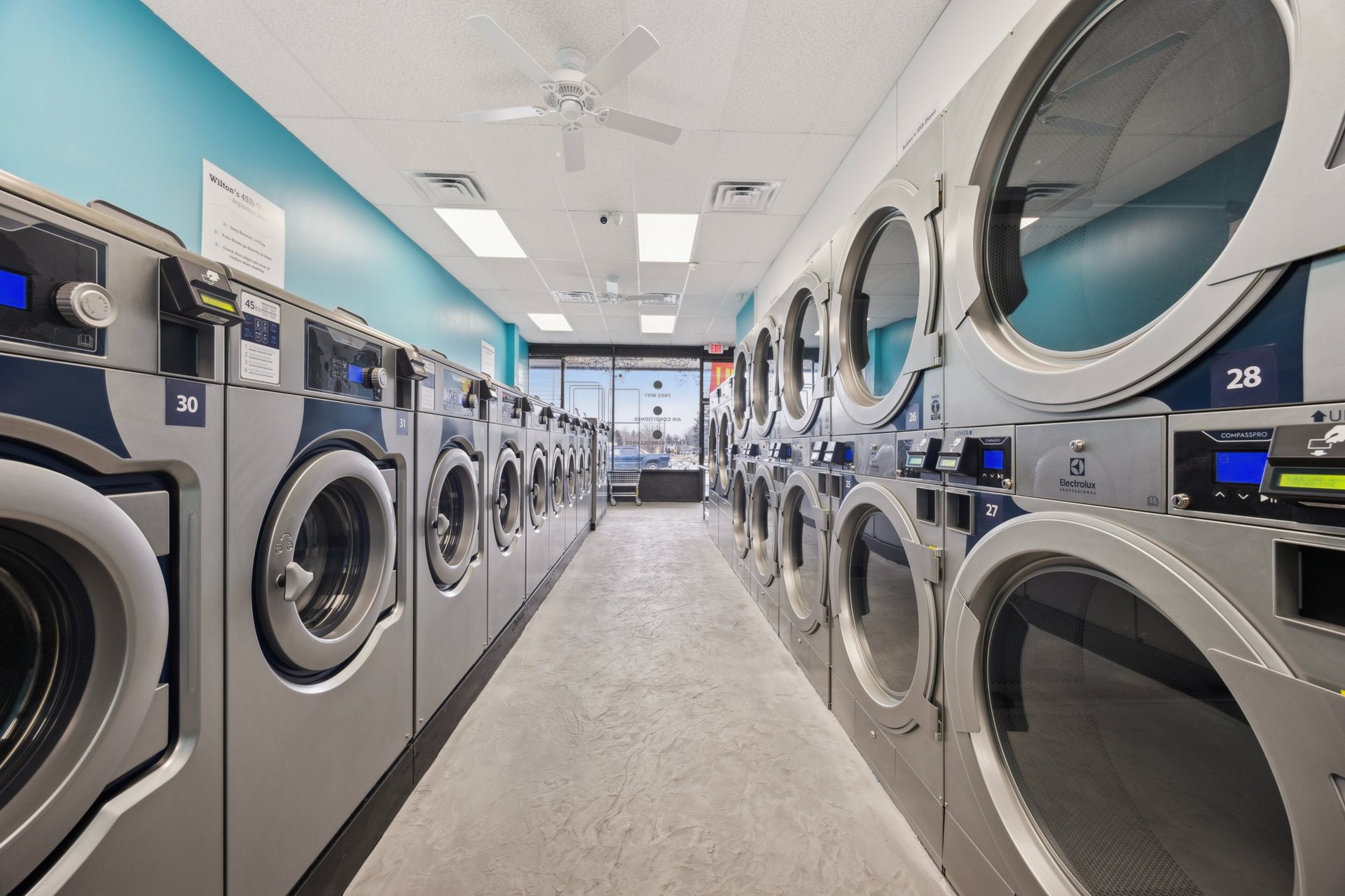 gray computer monitor