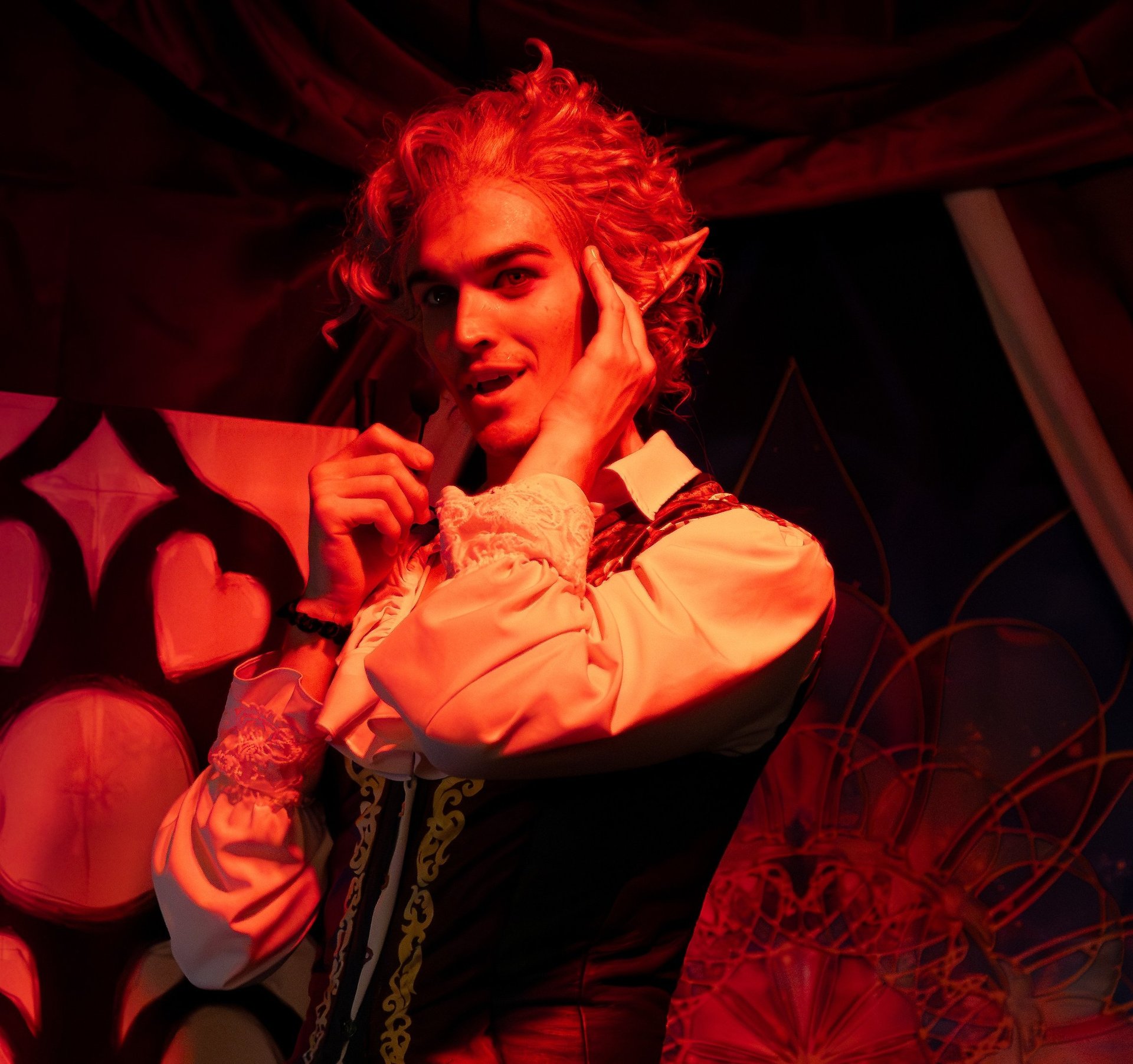 black and white bed linen