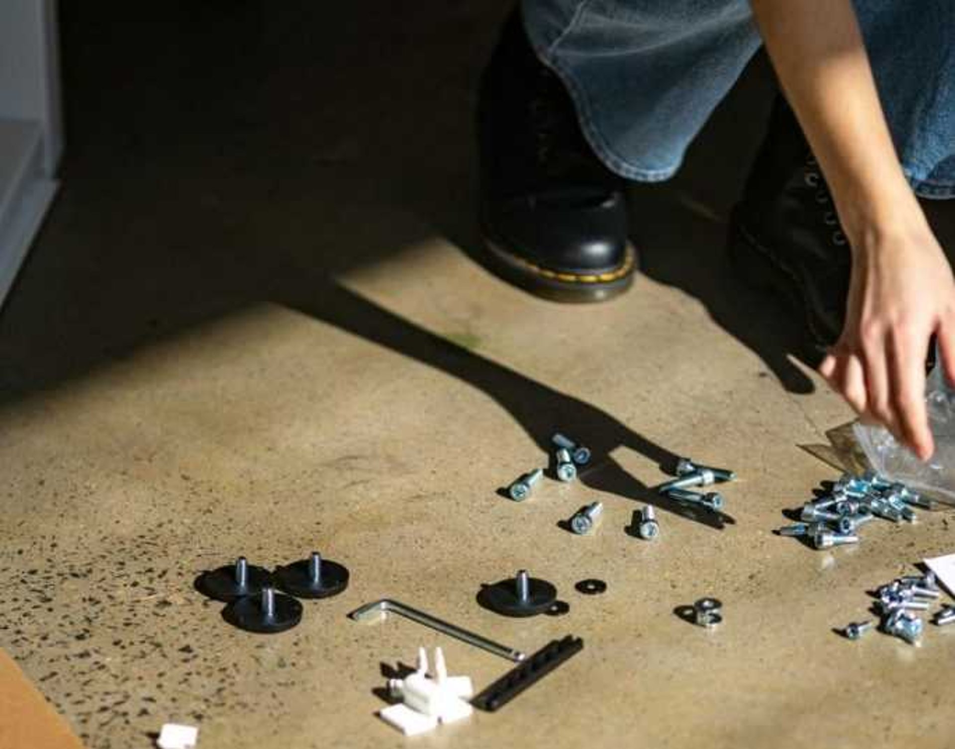 black and white bed linen