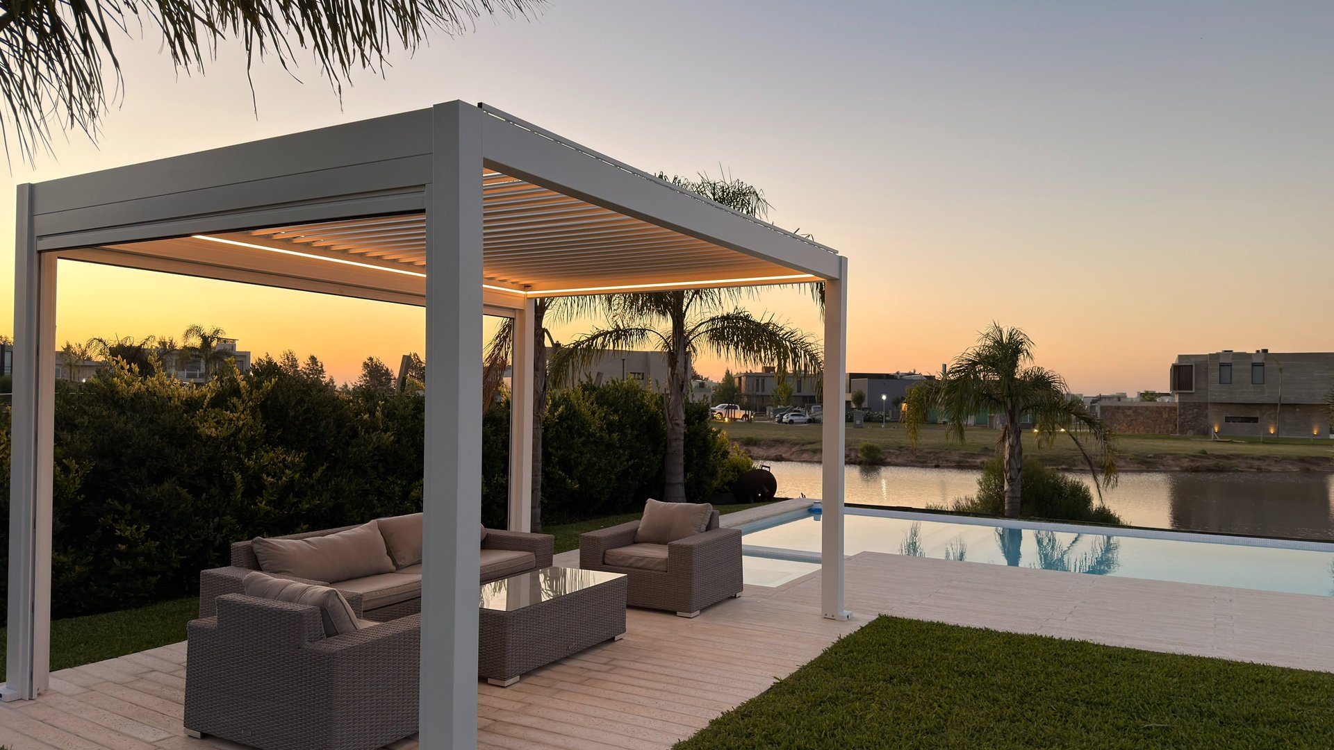 black and white bed linen