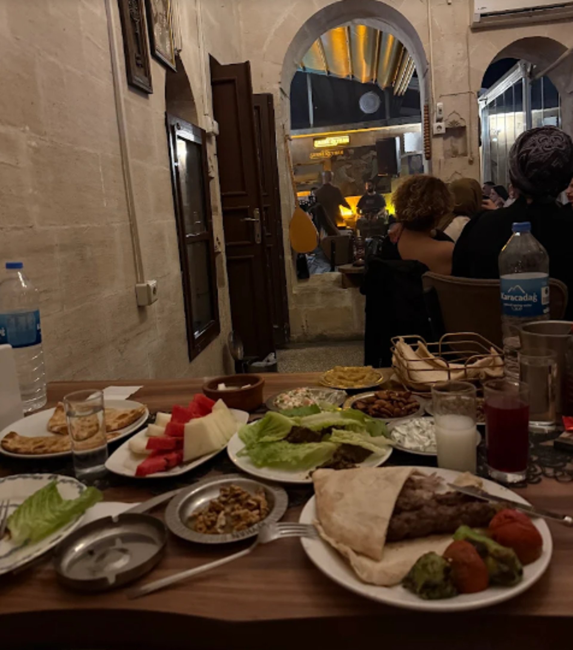 Reyhan Restaurant ( Sıra gecesi ) Teras Cafe