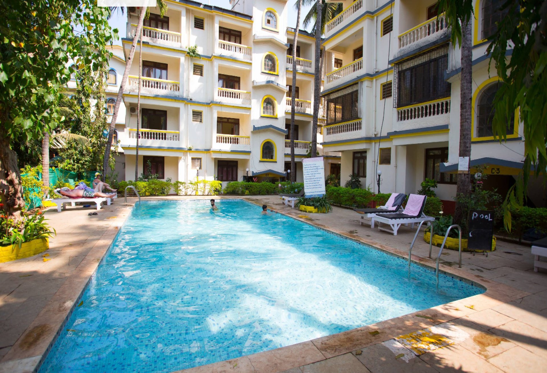 black and white bed linen