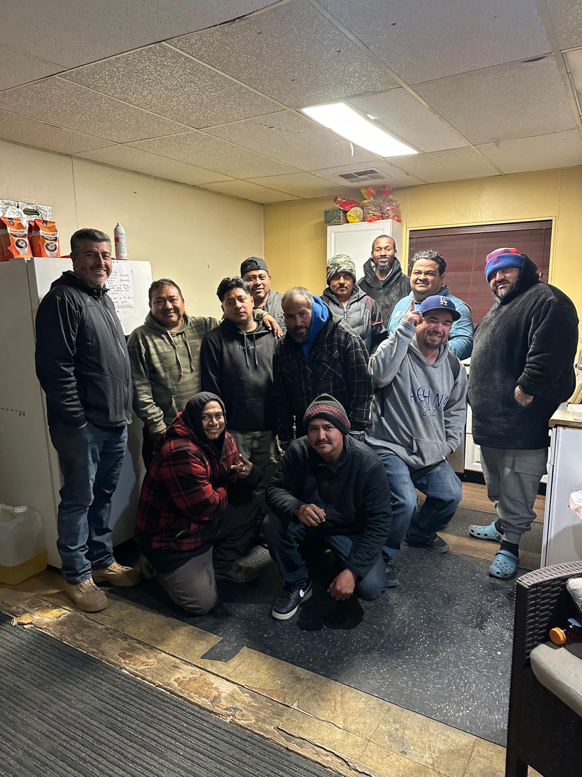 gray computer monitor