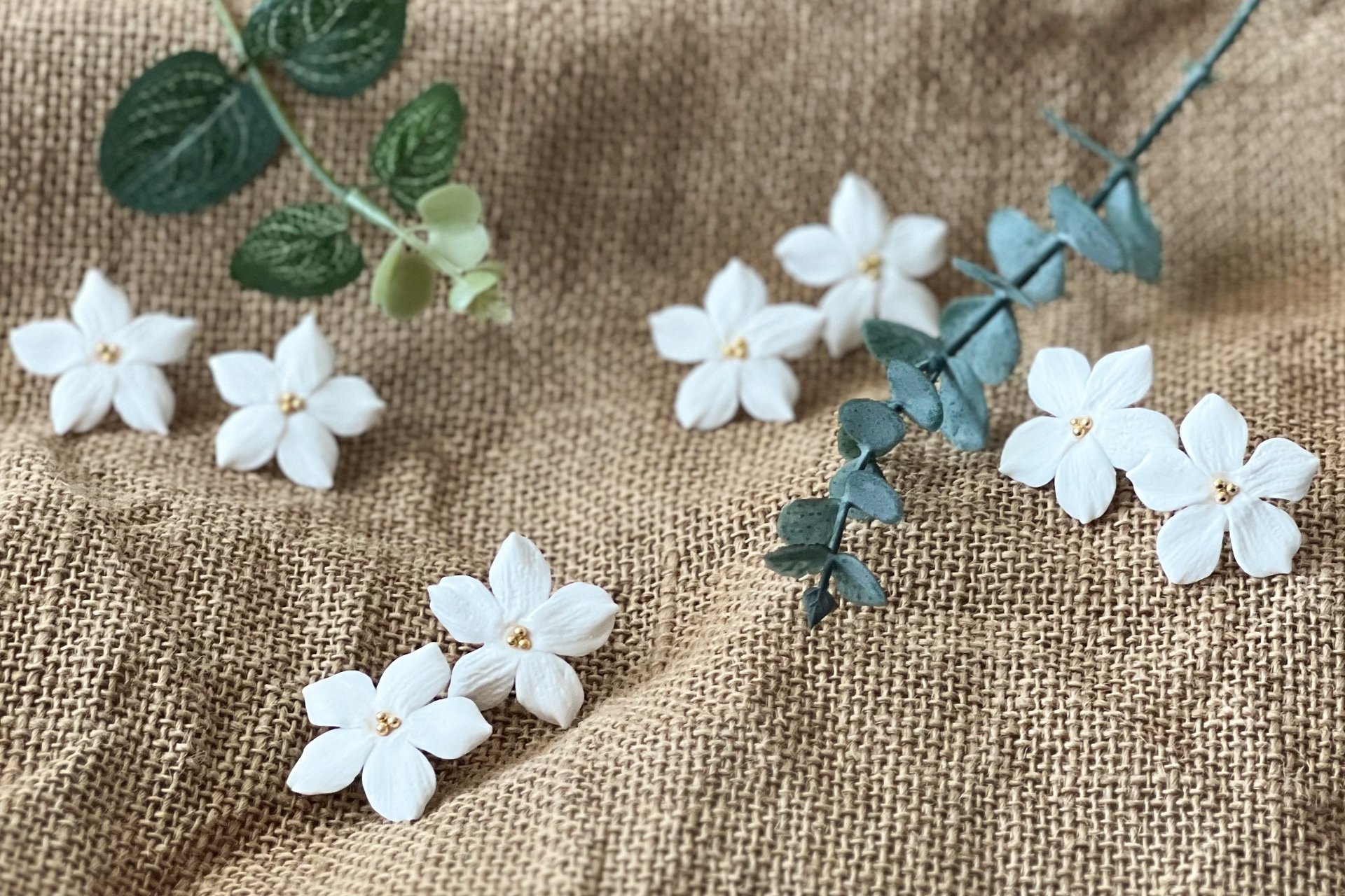 black and white bed linen