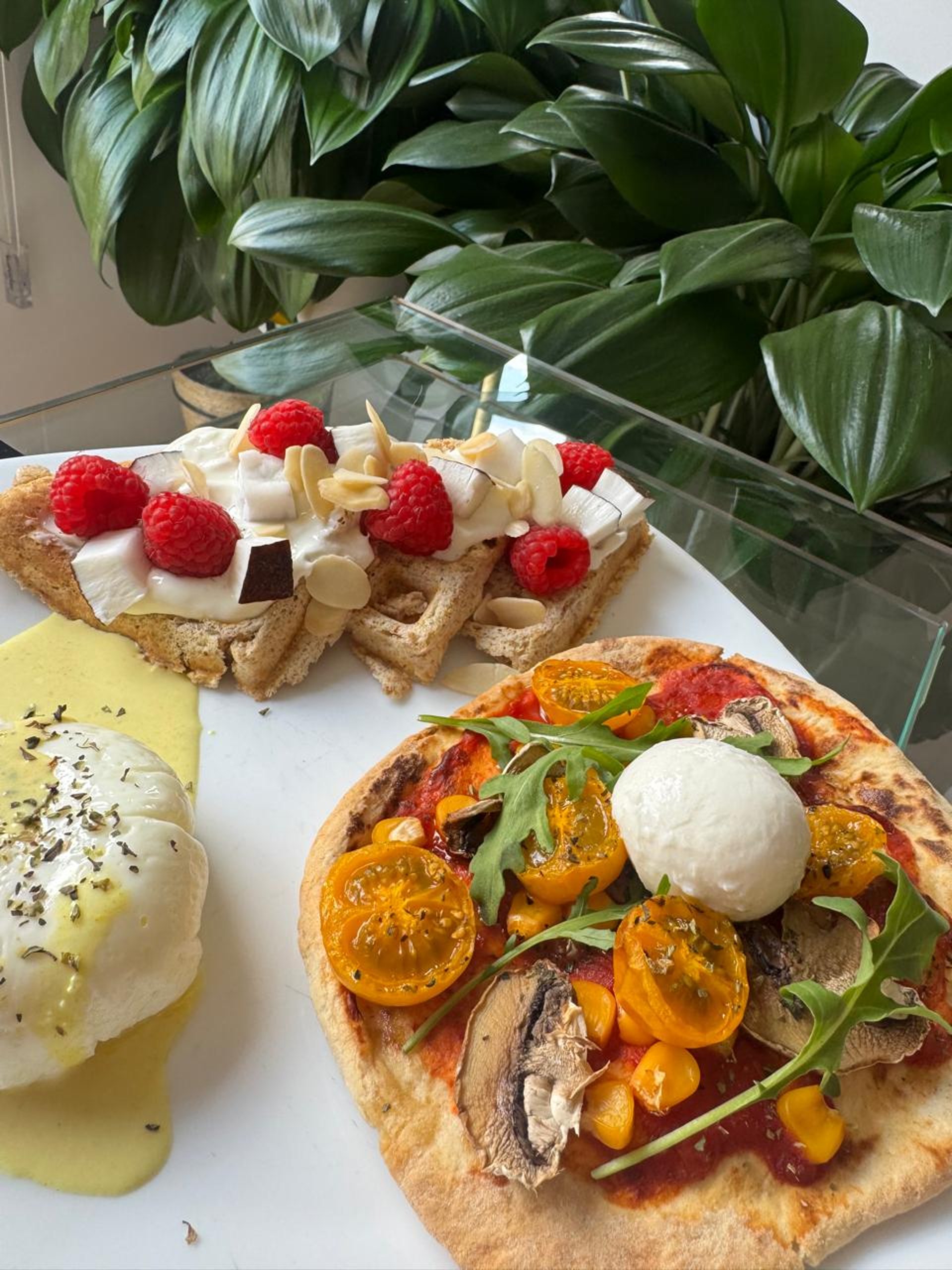 black and white bed linen