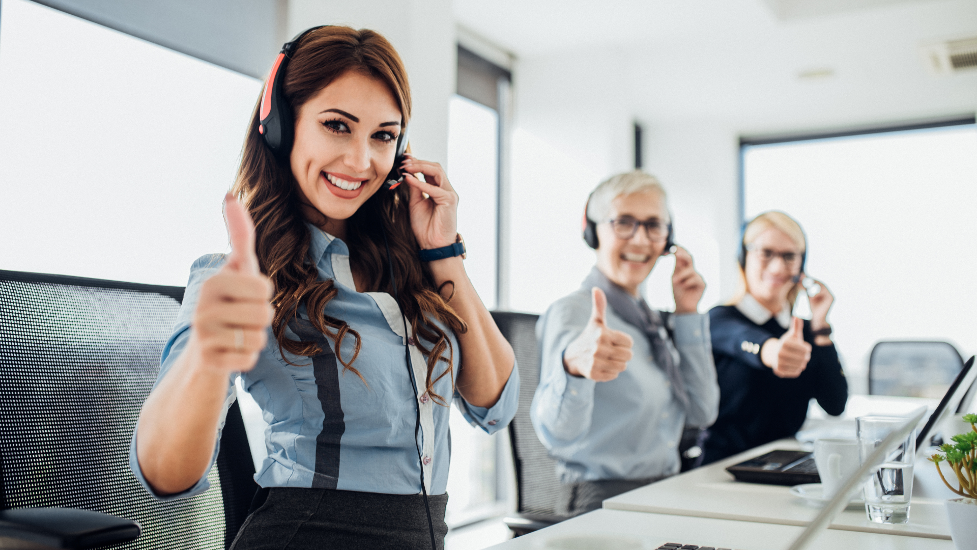 gray computer monitor