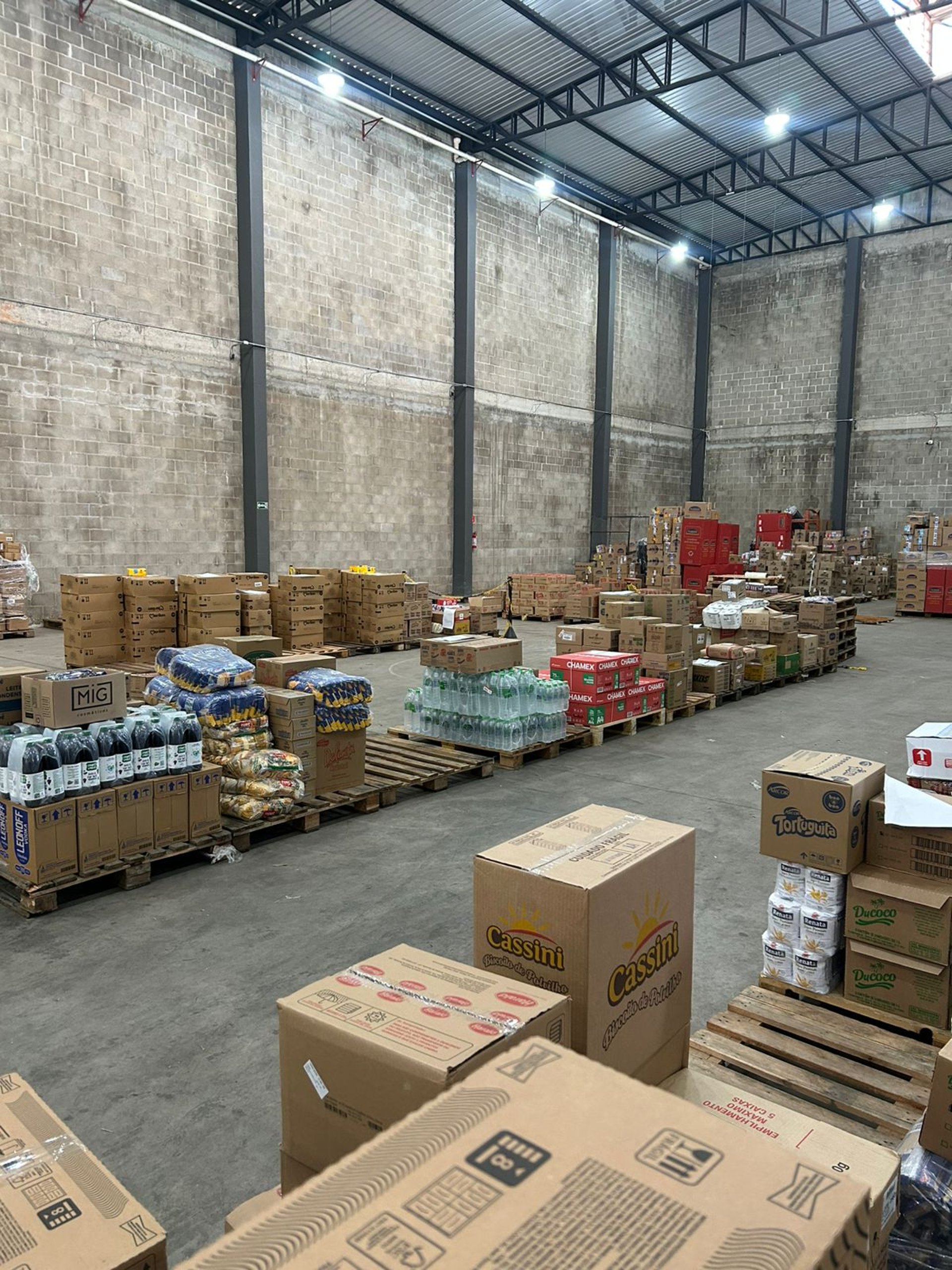black and brown leather padded tub sofa