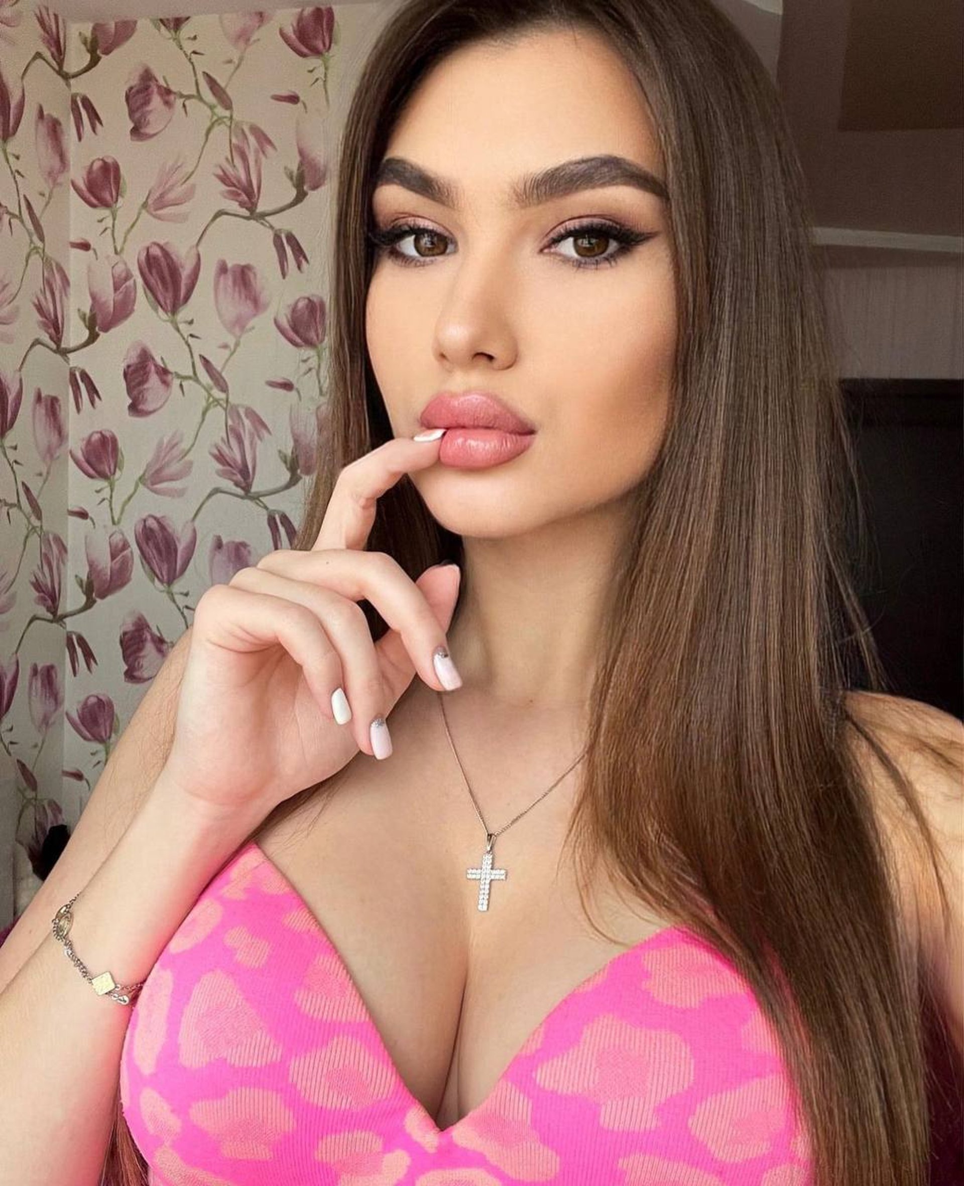 black and white bed linen