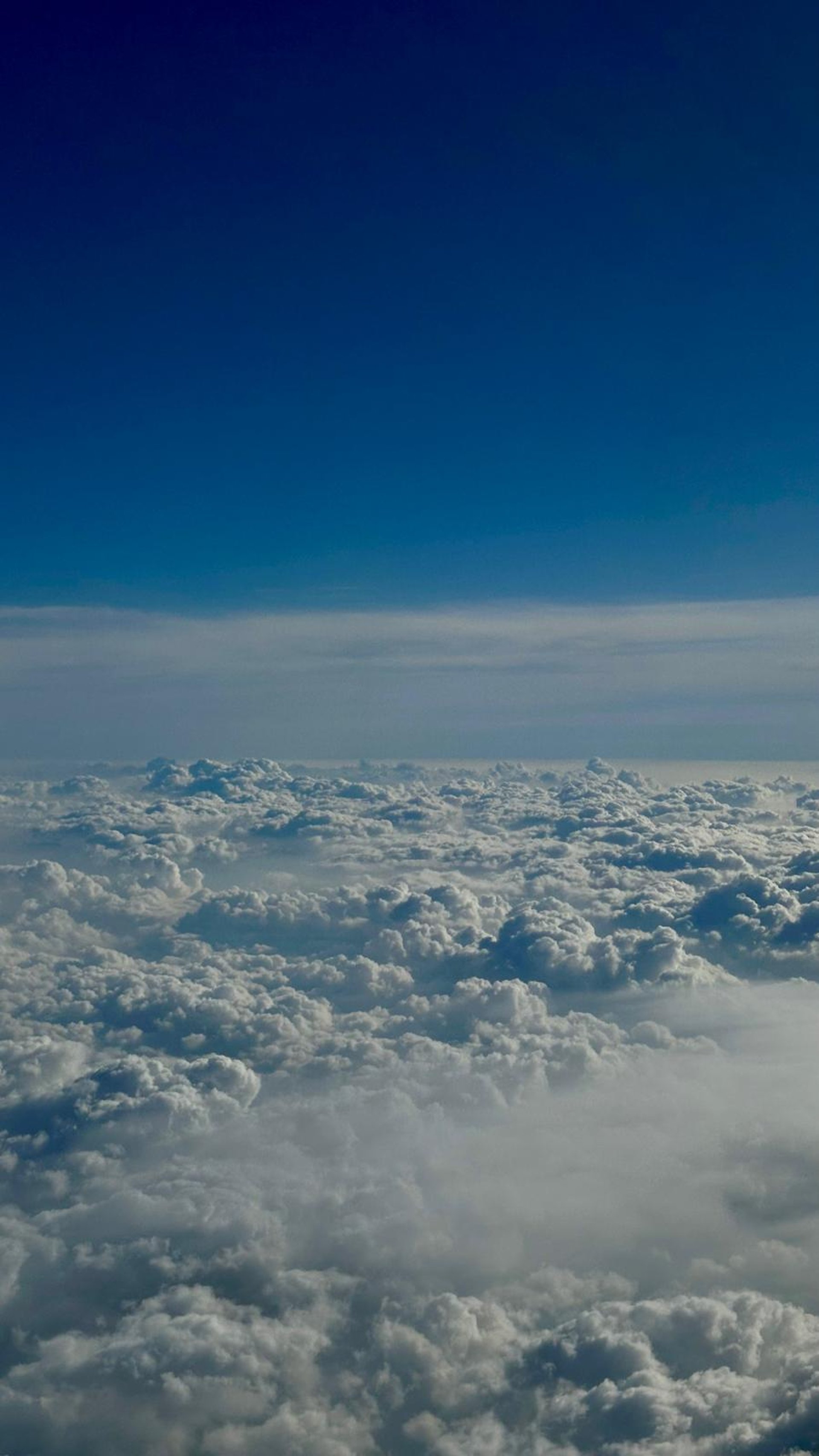 gray computer monitor