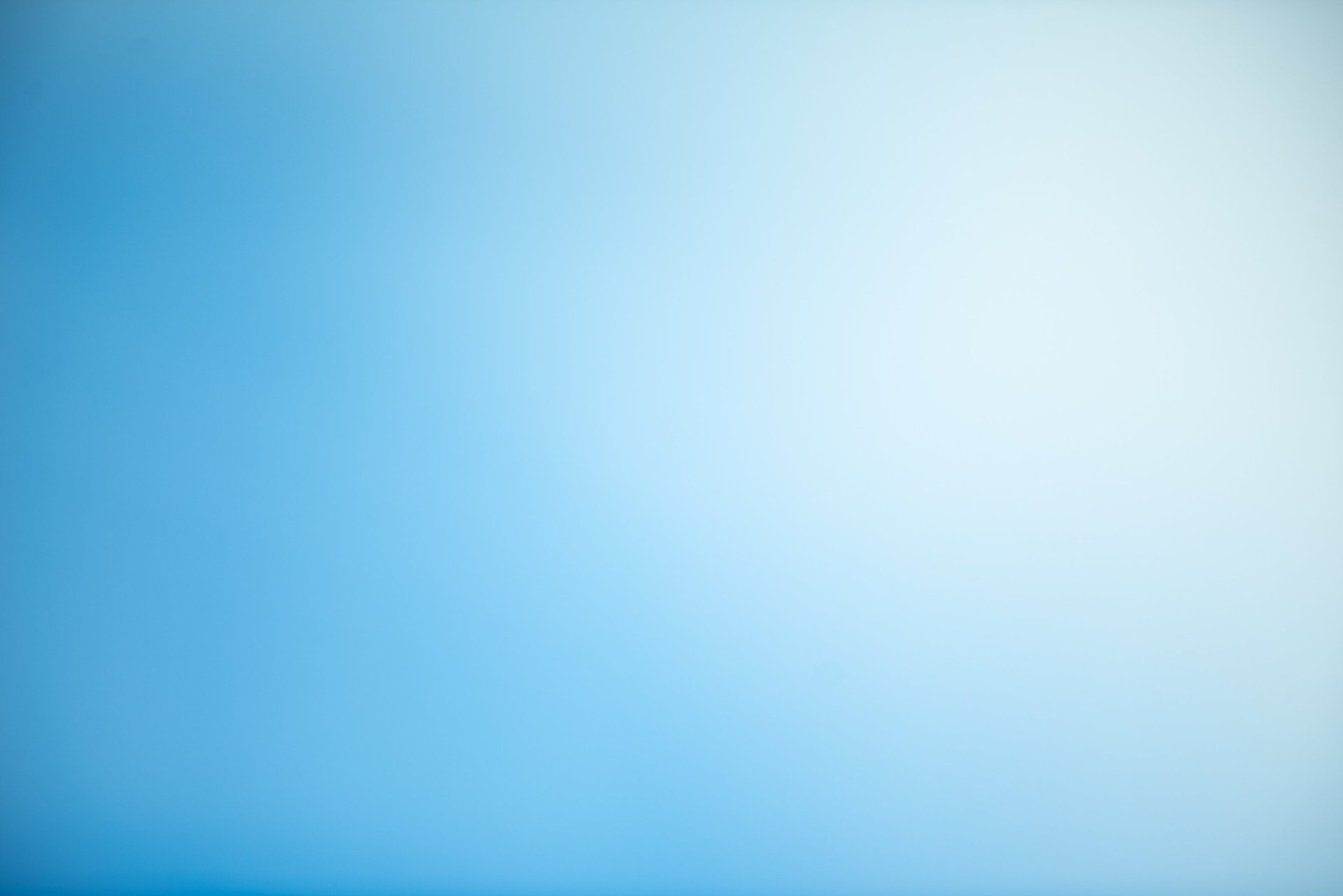 gray computer monitor