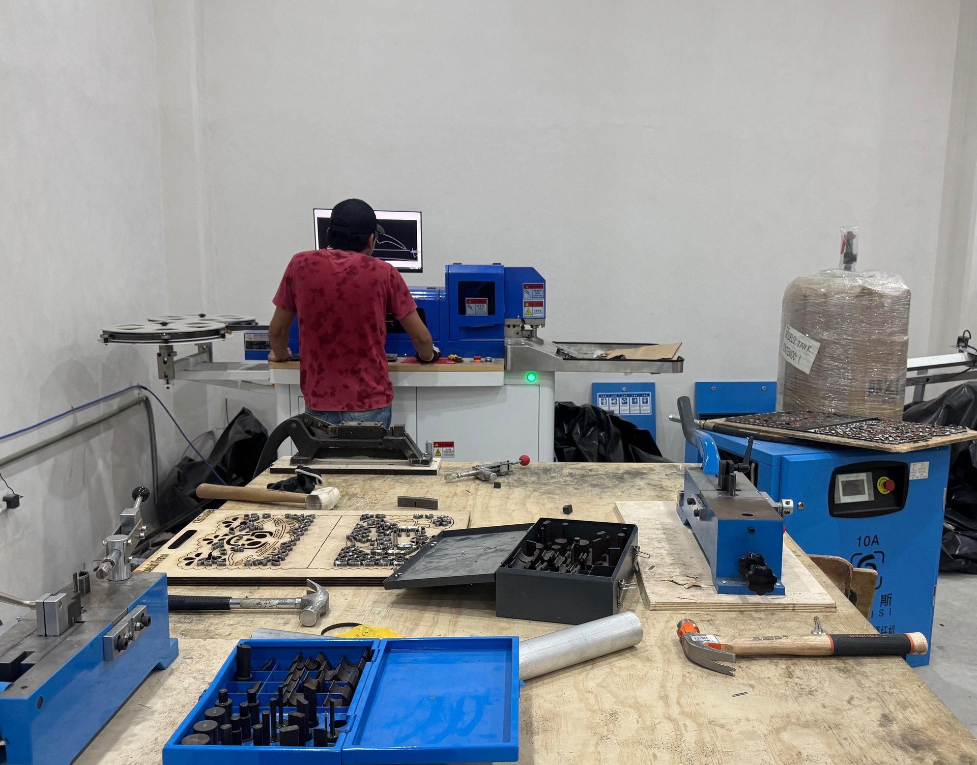 black and brown leather padded tub sofa