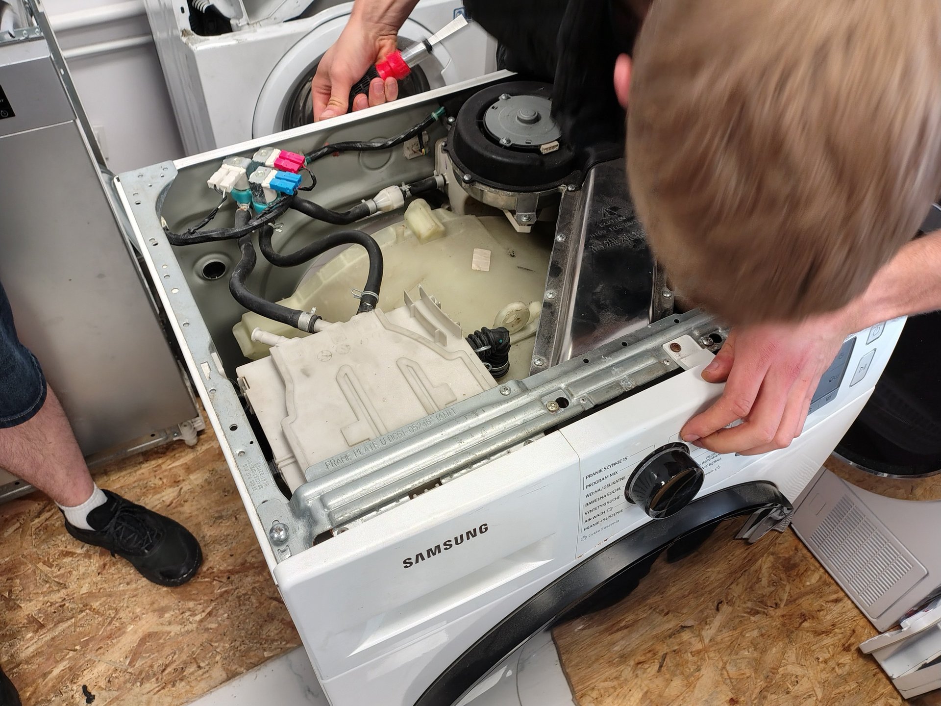 black and white bed linen