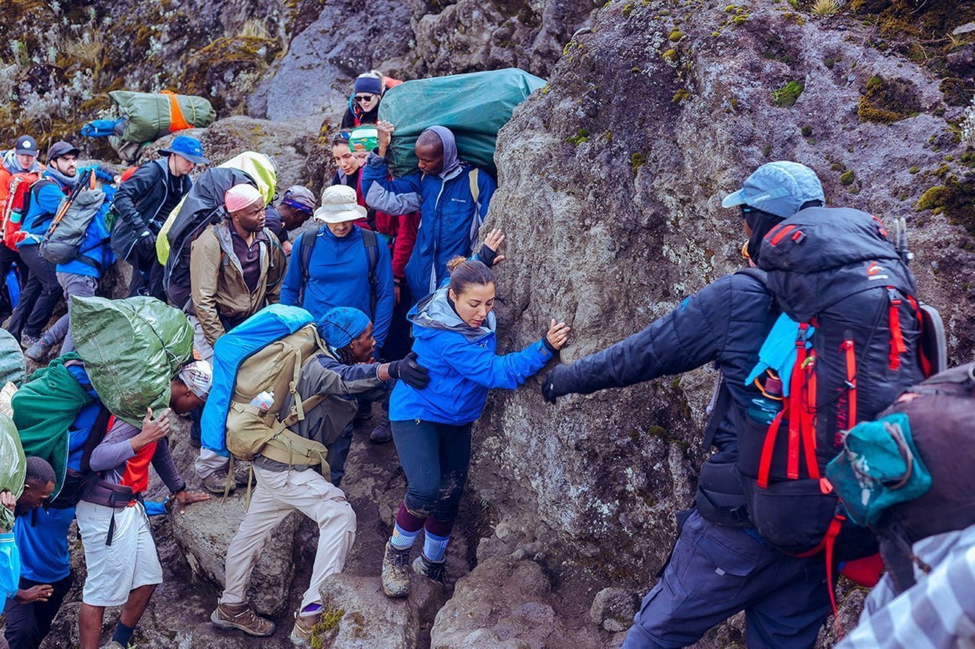 black and white bed linen