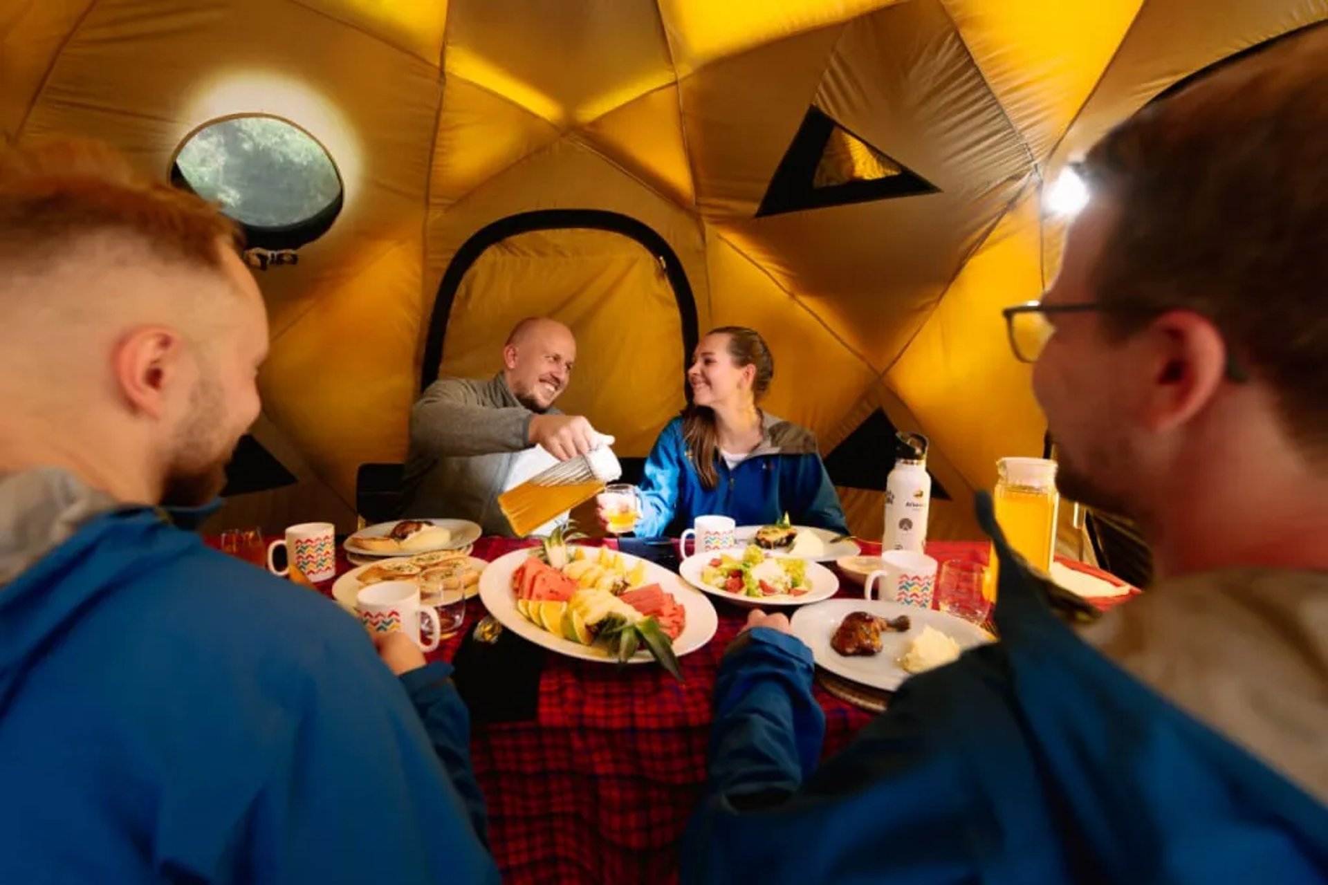 black and white bed linen