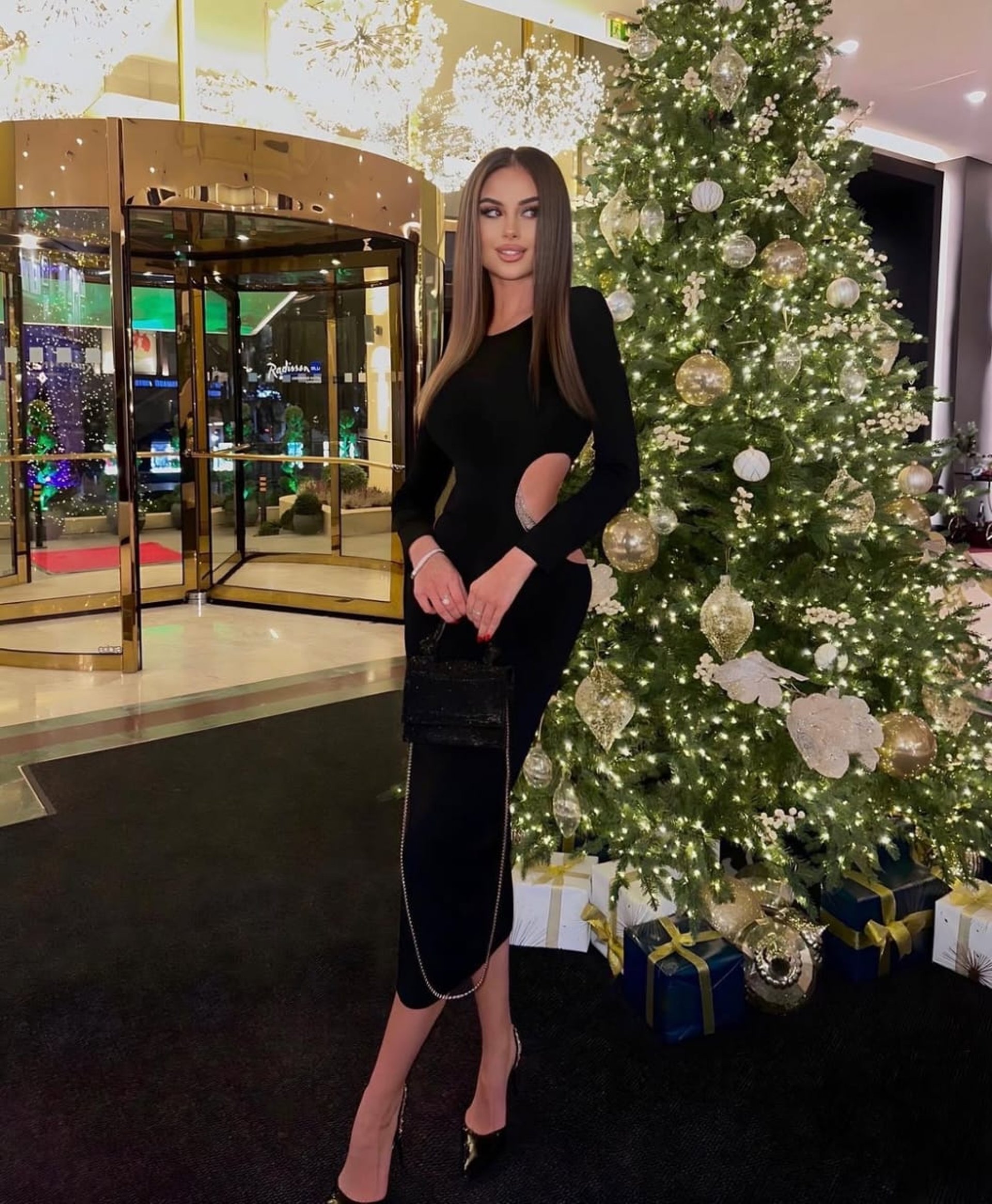 black and white bed linen