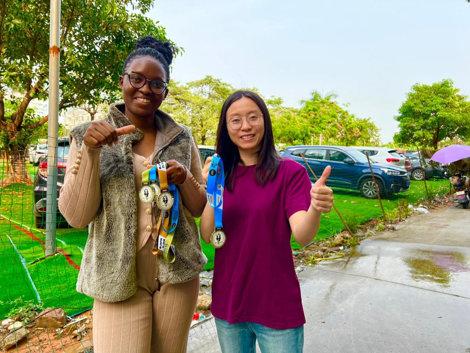 gray computer monitor