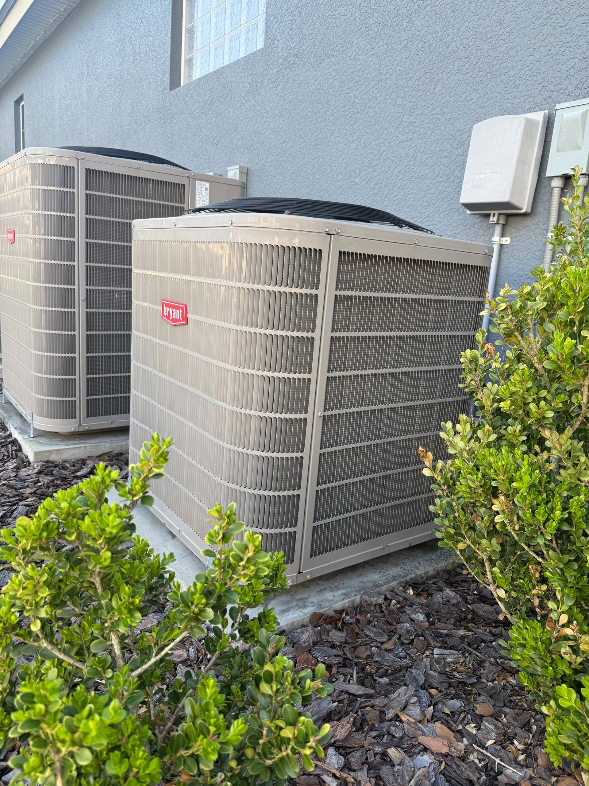 gray computer monitor