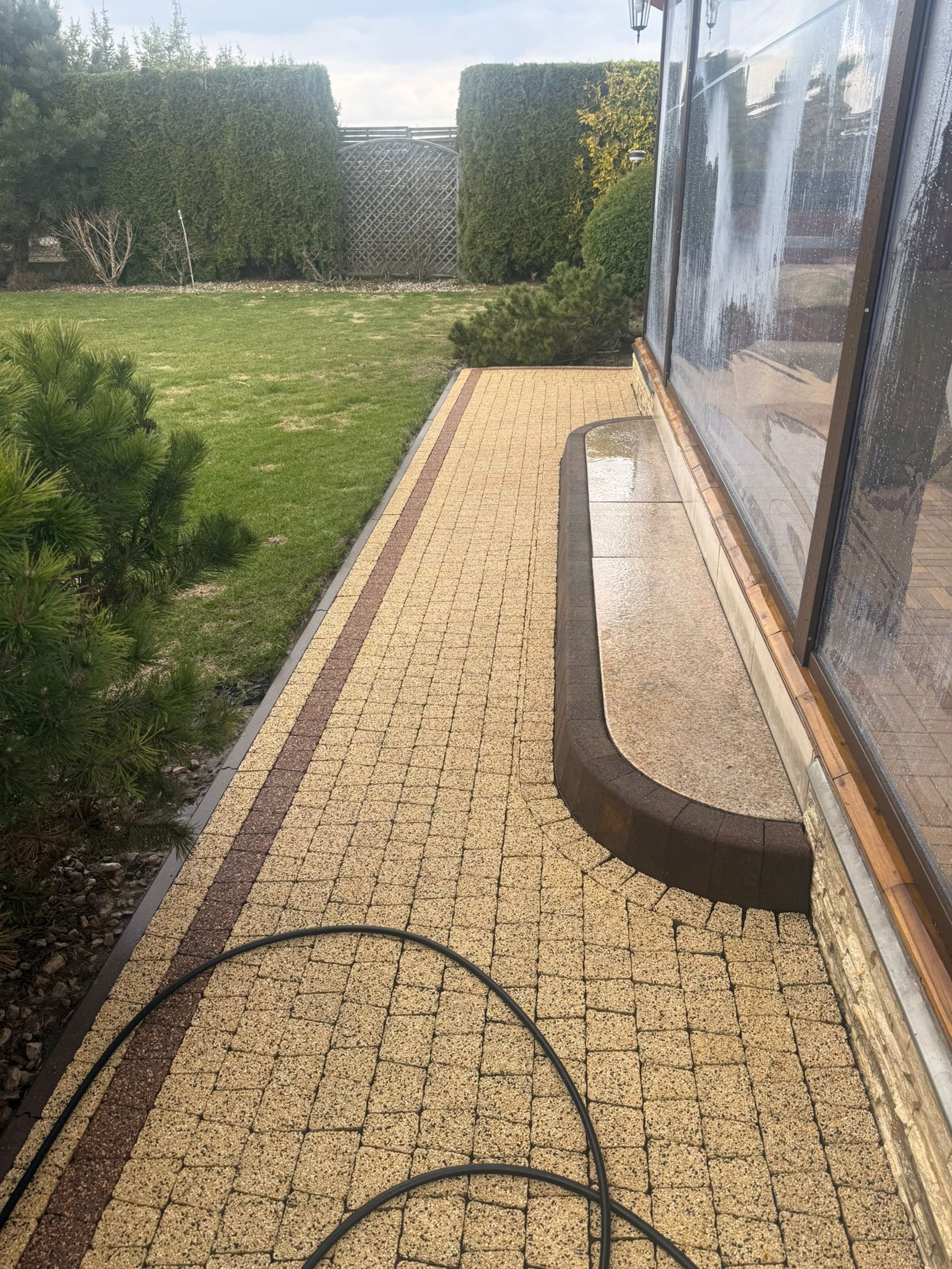 black and brown leather padded tub sofa